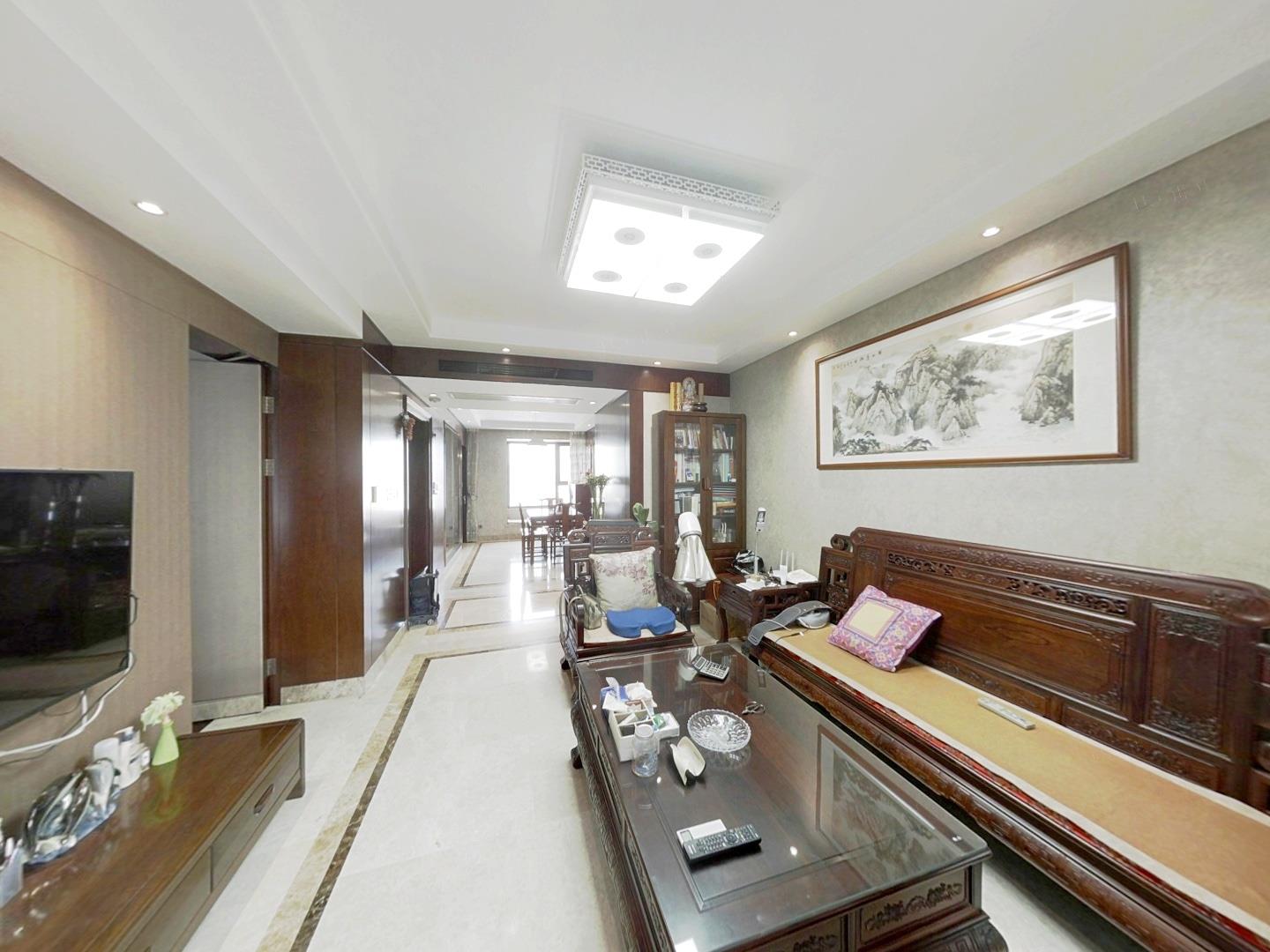 圆融广场公馆 3室2厅2卫 146.15m&sup2;