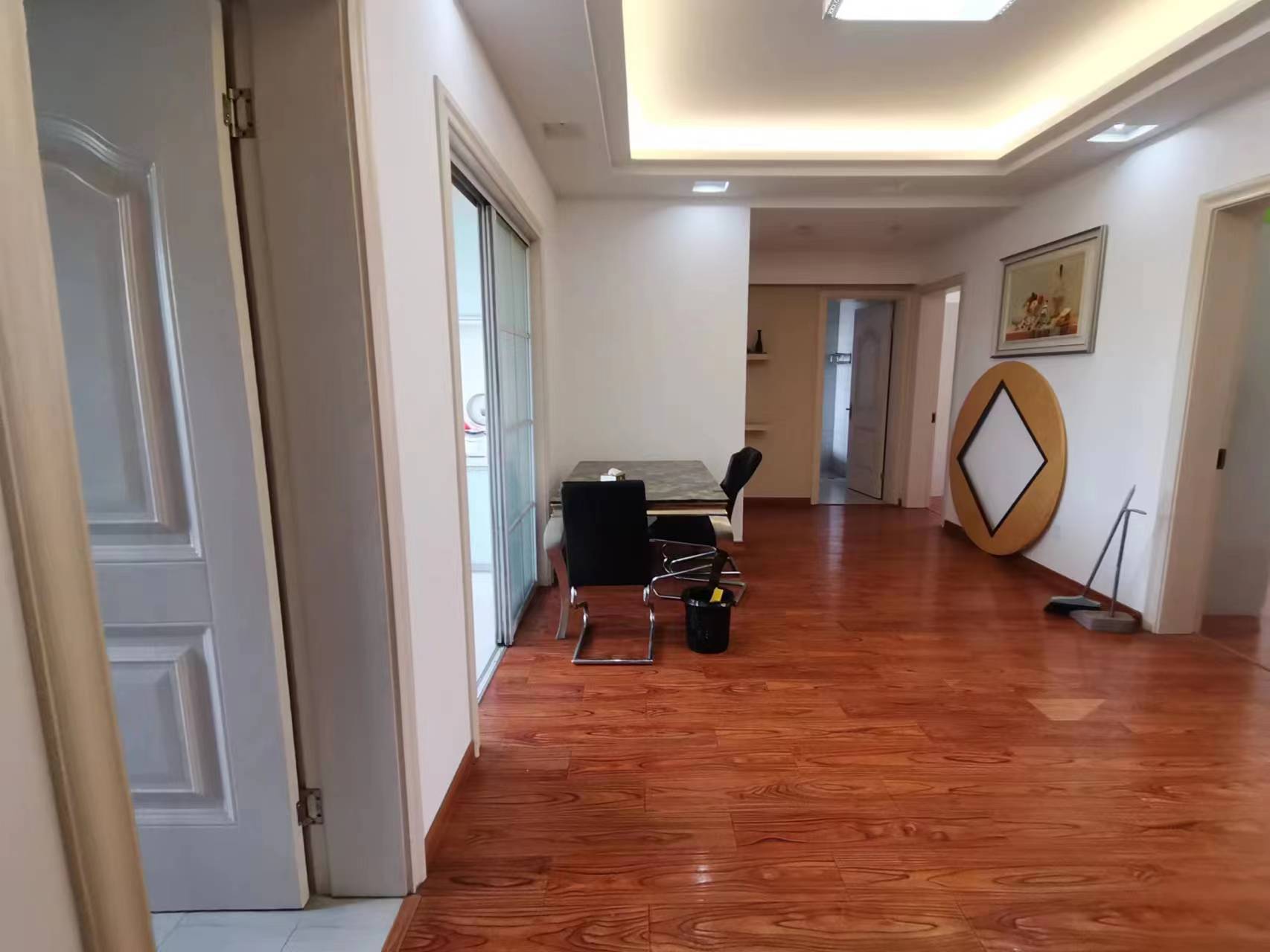金霞东苑 3室2厅2卫 133m²