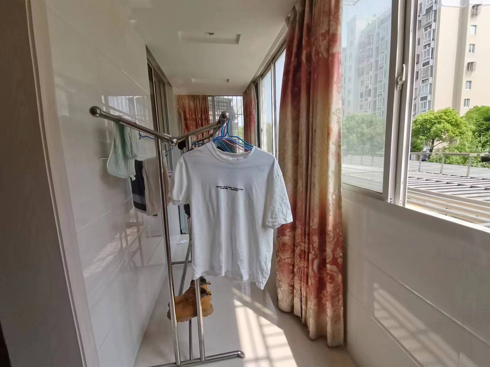 金霞东苑 3室2厅2卫 133m&sup2;