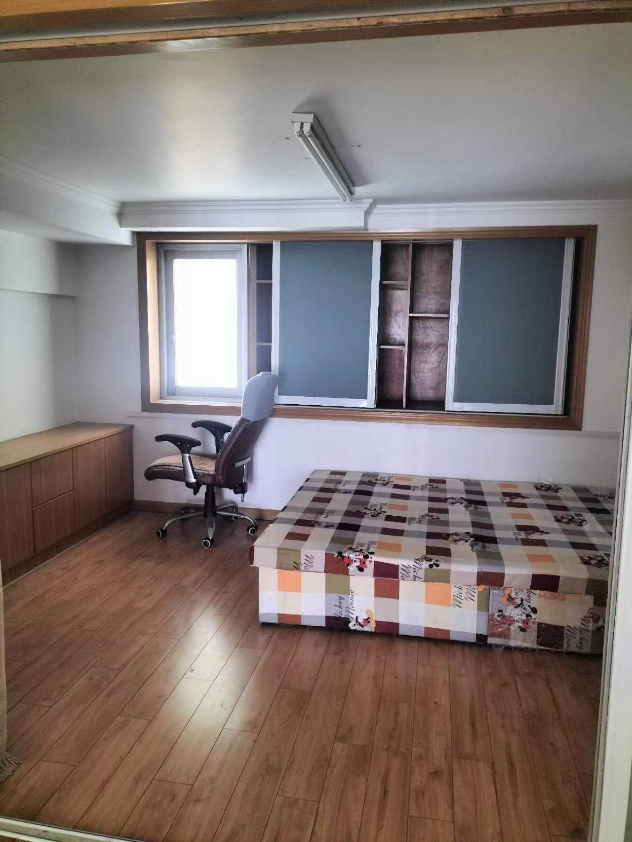鸿运大厦 2室1厅1卫 50m&sup2;