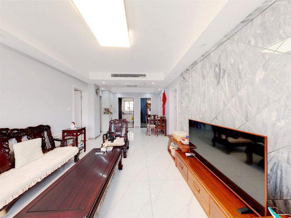 皇家花园北区 3室2厅2卫 117.56m&sup2;