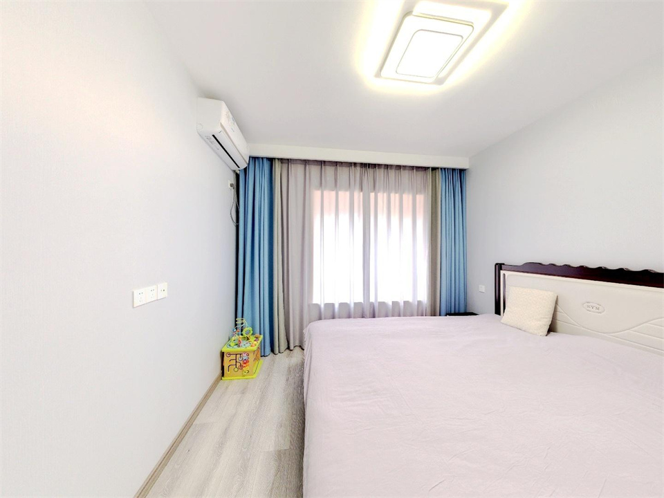 皇家花园北区 3室2厅2卫 117.56m&sup2;