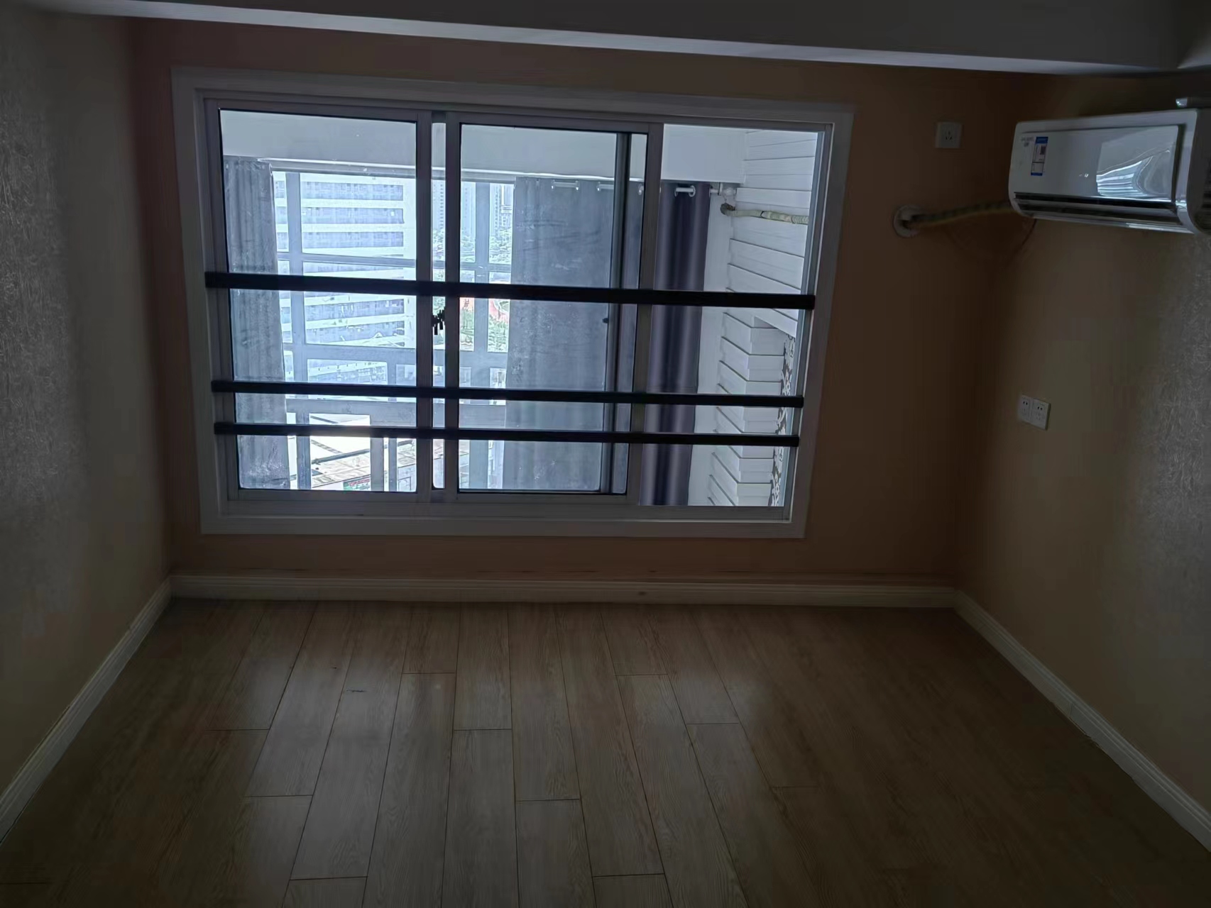 金海岸国际广场 2室1厅1卫 102m&sup2;