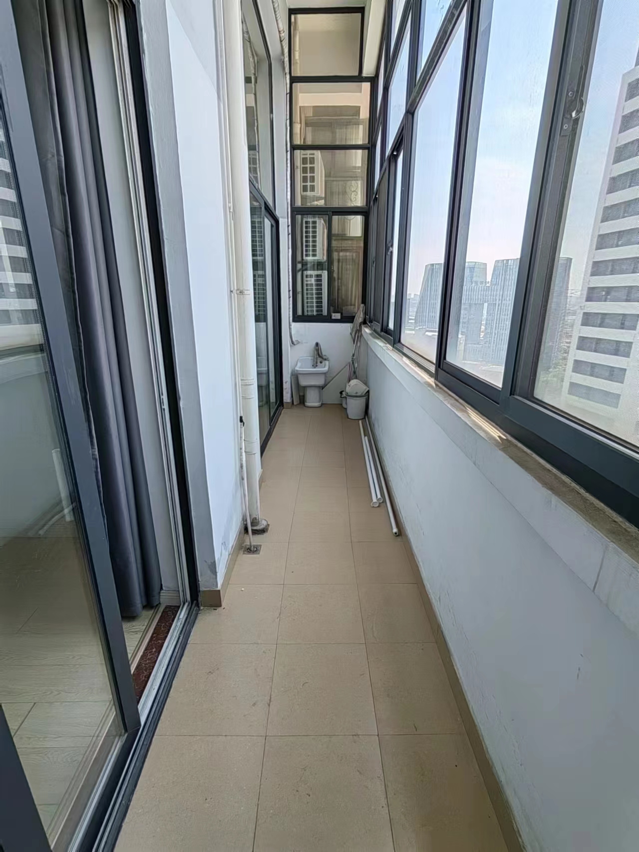 金海岸国际广场 2室1厅1卫 102m&sup2;