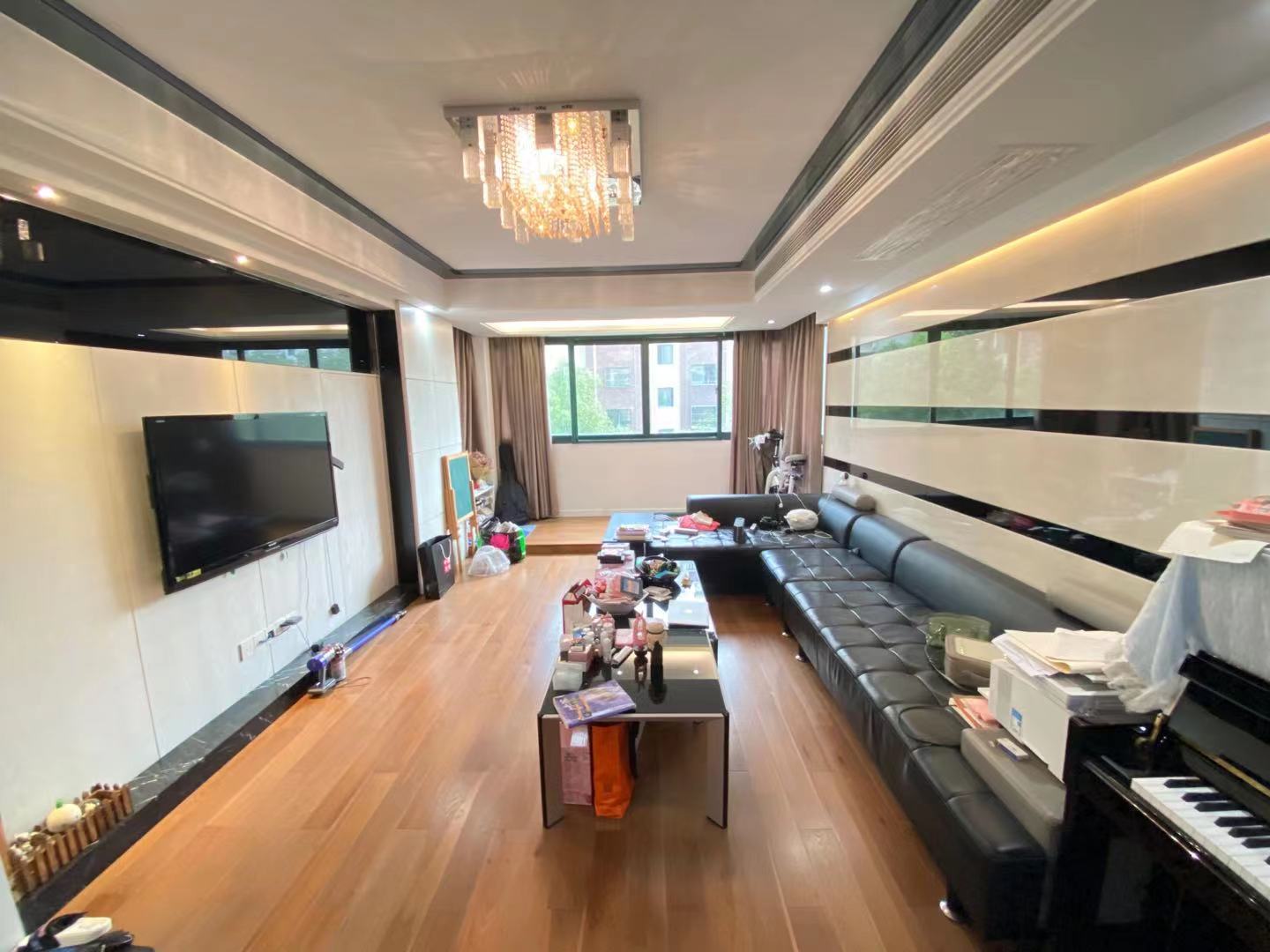 名人世家 3室2厅2卫 143.00m&sup2;