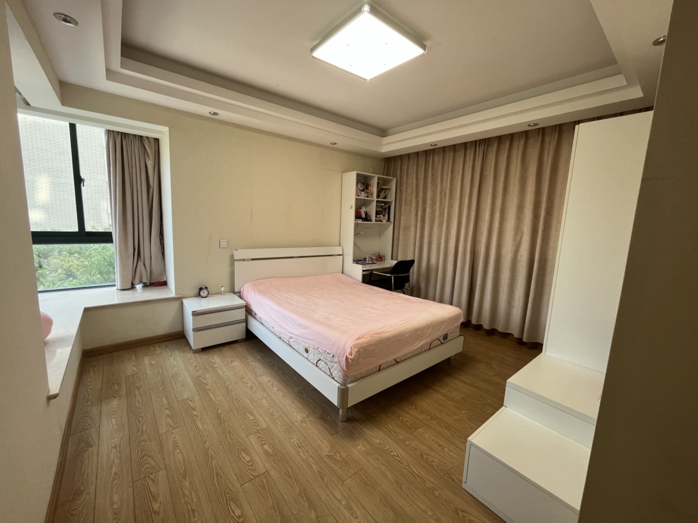 名人世家 3室2厅2卫 143.00m&sup2;