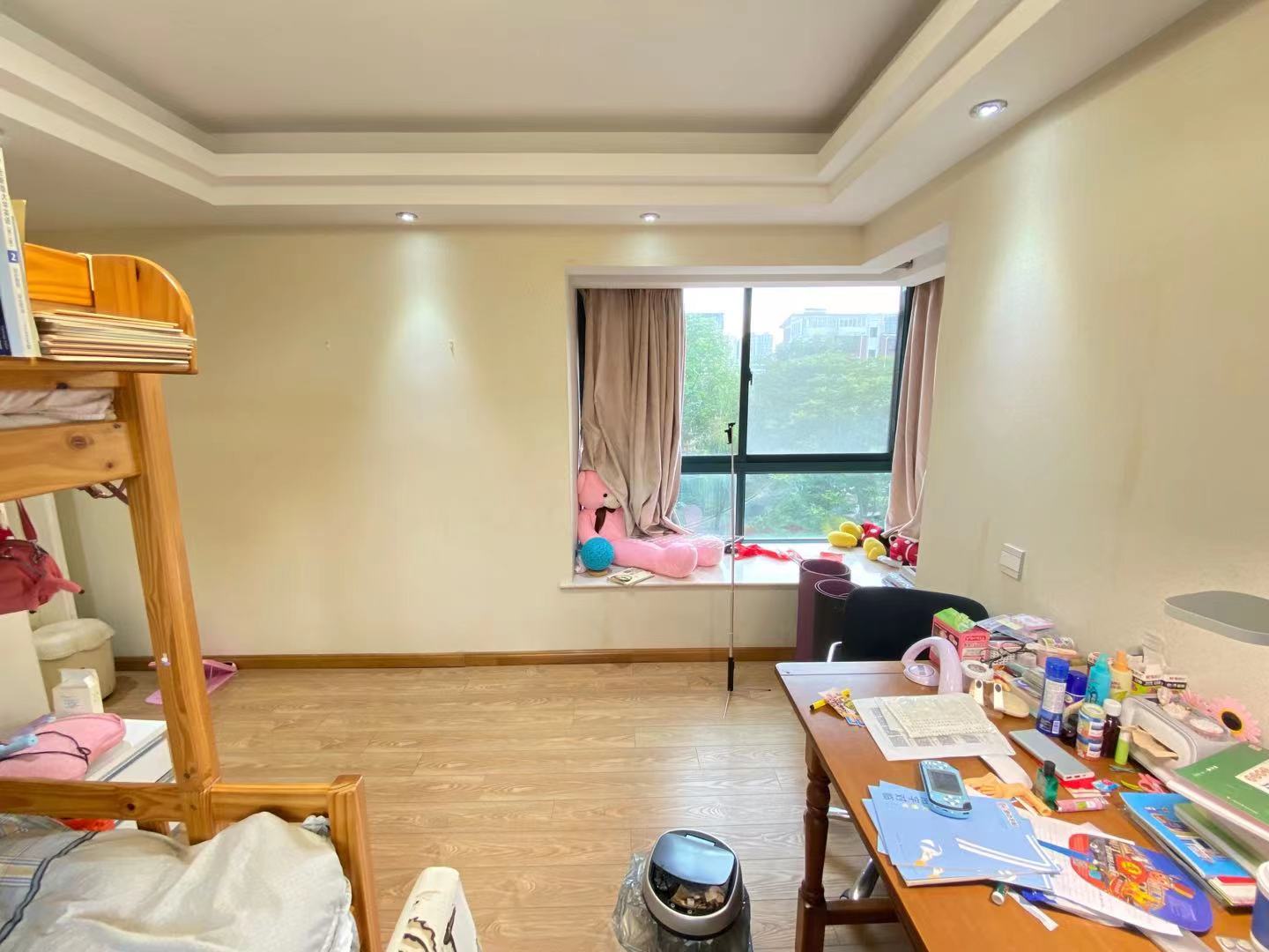 名人世家 3室2厅2卫 143.00m&sup2;
