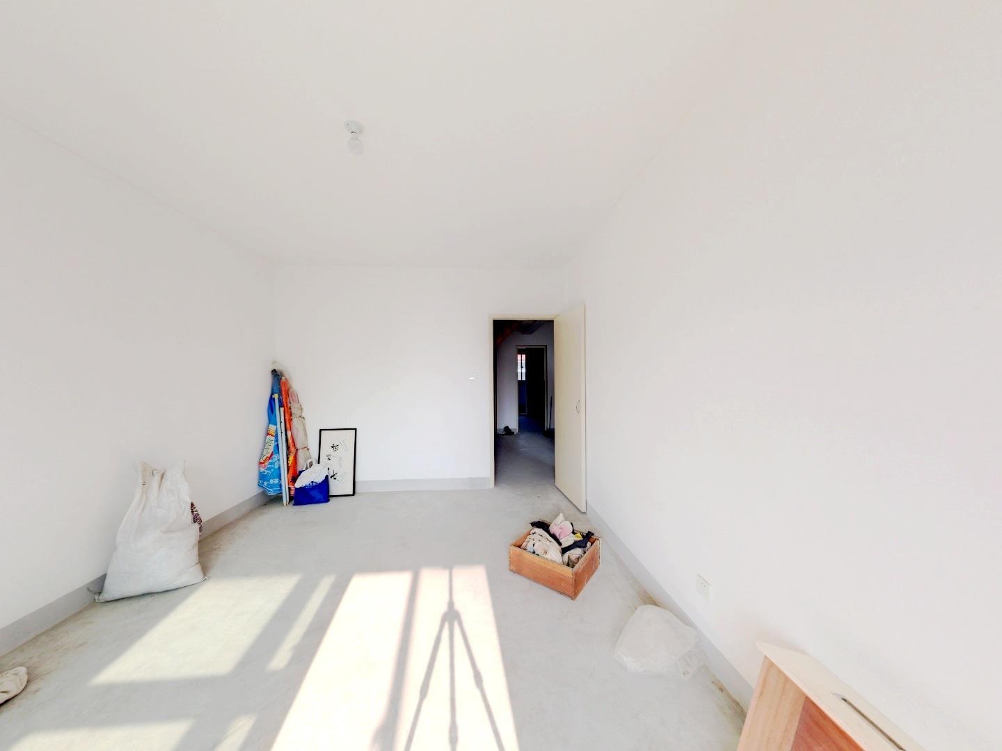 外滩花苑 4室2厅1卫 89.00m²