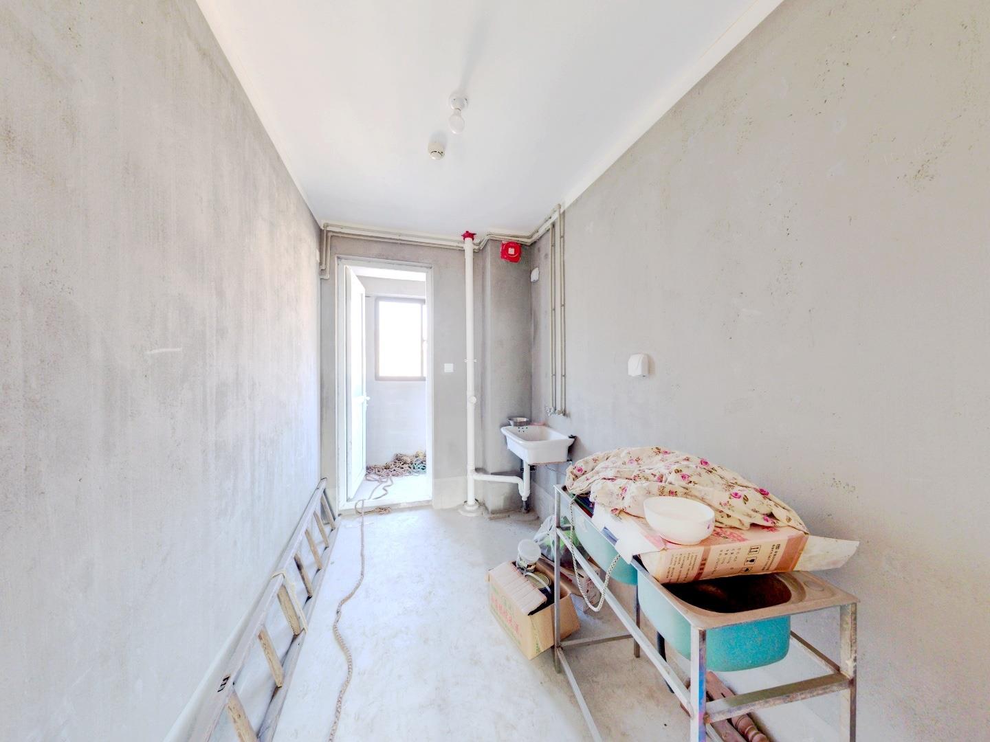 外滩花苑 4室2厅2卫 146m&sup2;