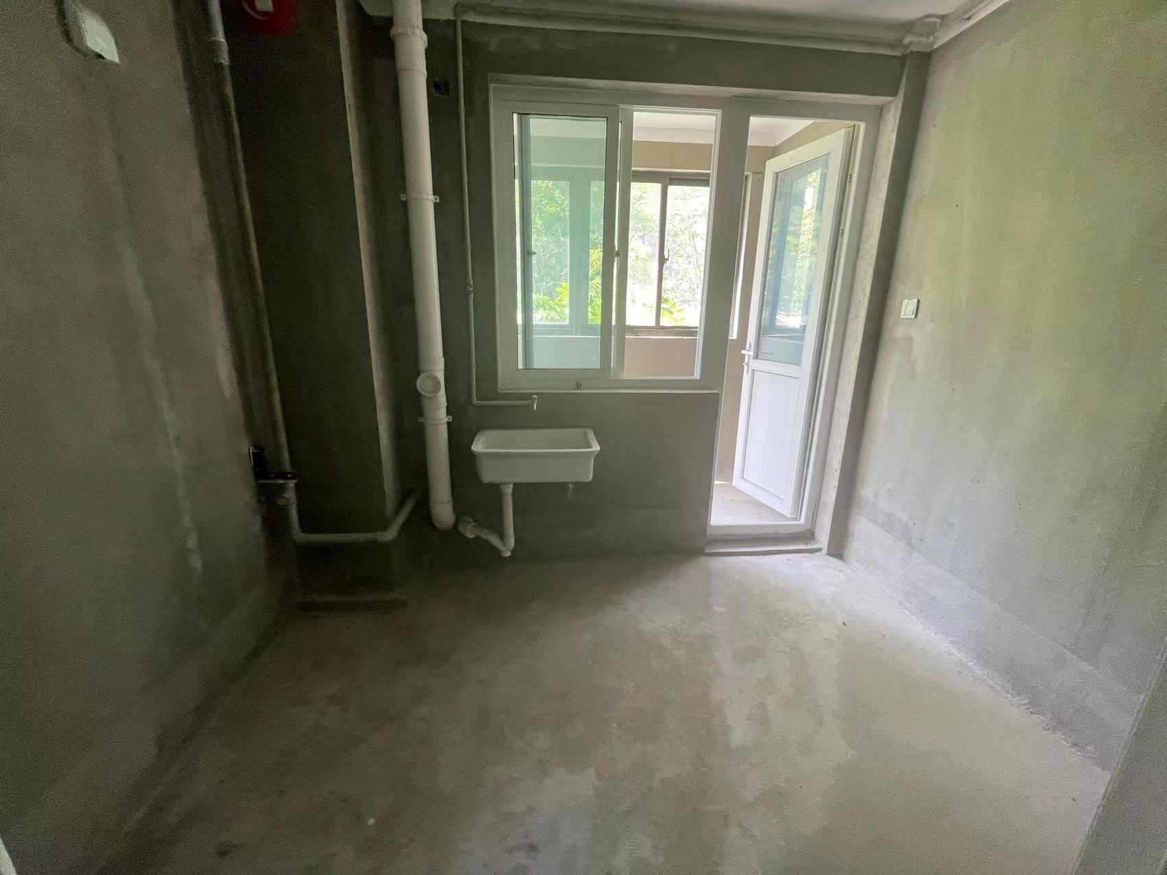 临江家园 3室2厅2卫 126m&sup2;