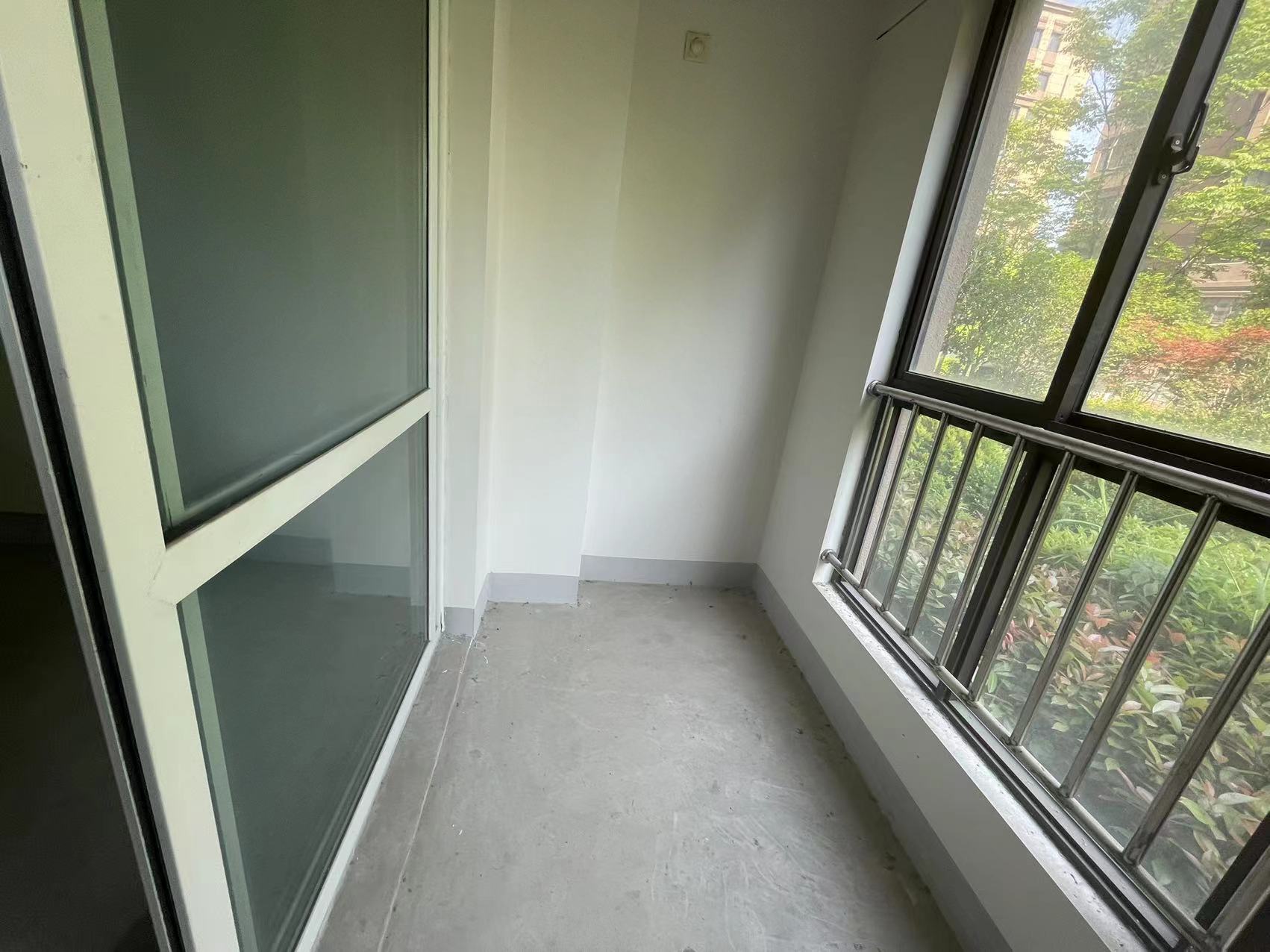 临江家园 3室2厅2卫 126m&sup2;