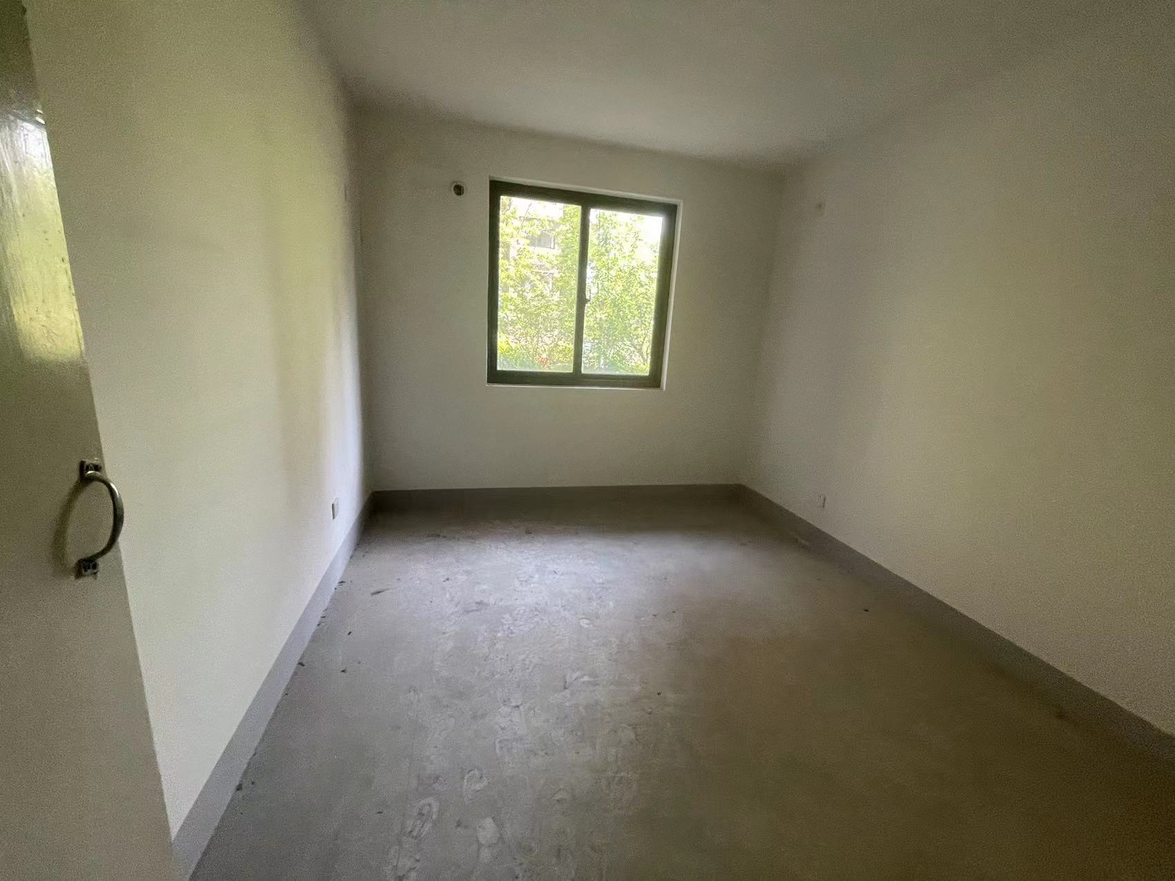 临江家园 3室2厅2卫 126m&sup2;