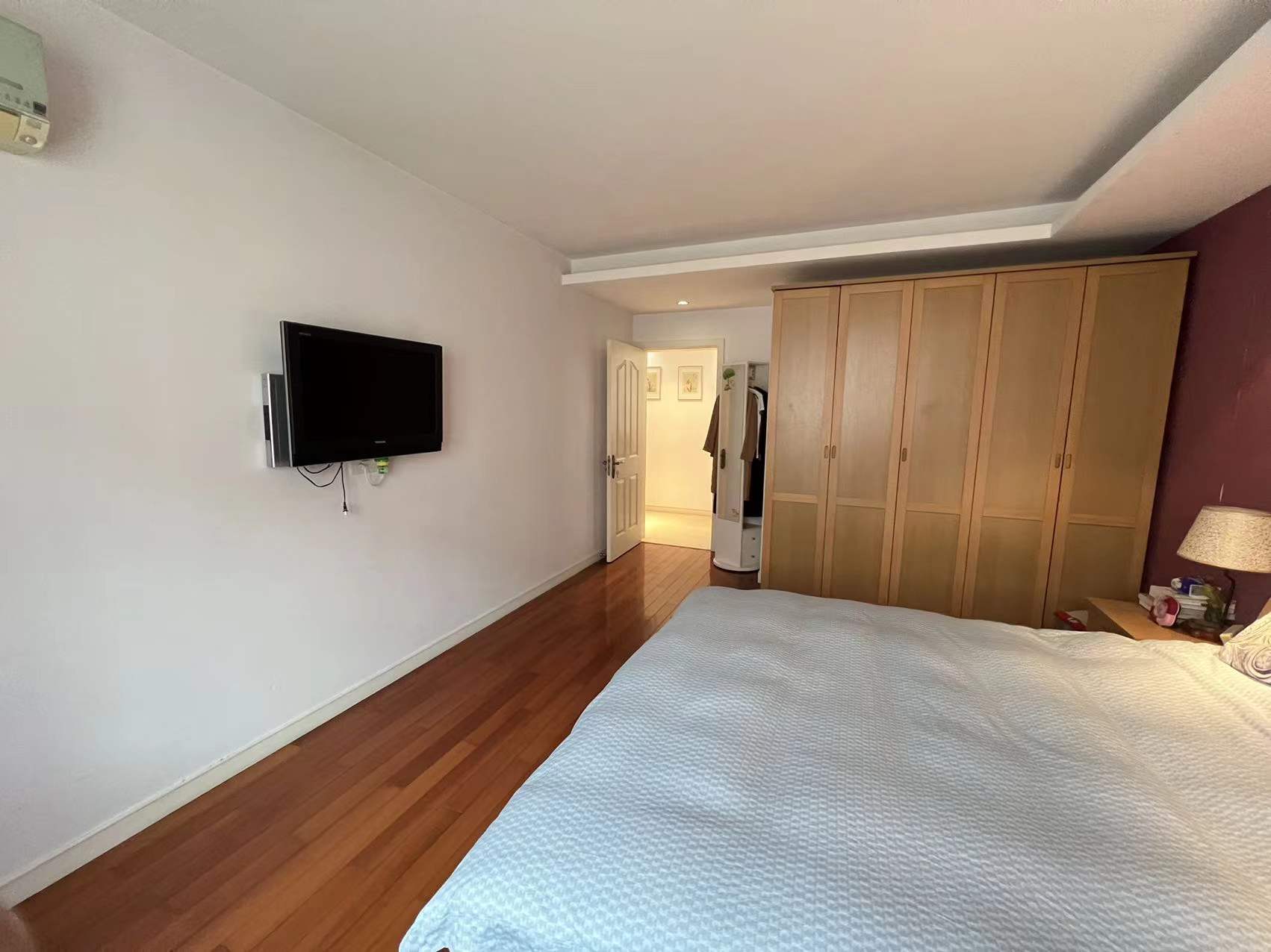 东昇花园 4室2厅2卫 146m&sup2;