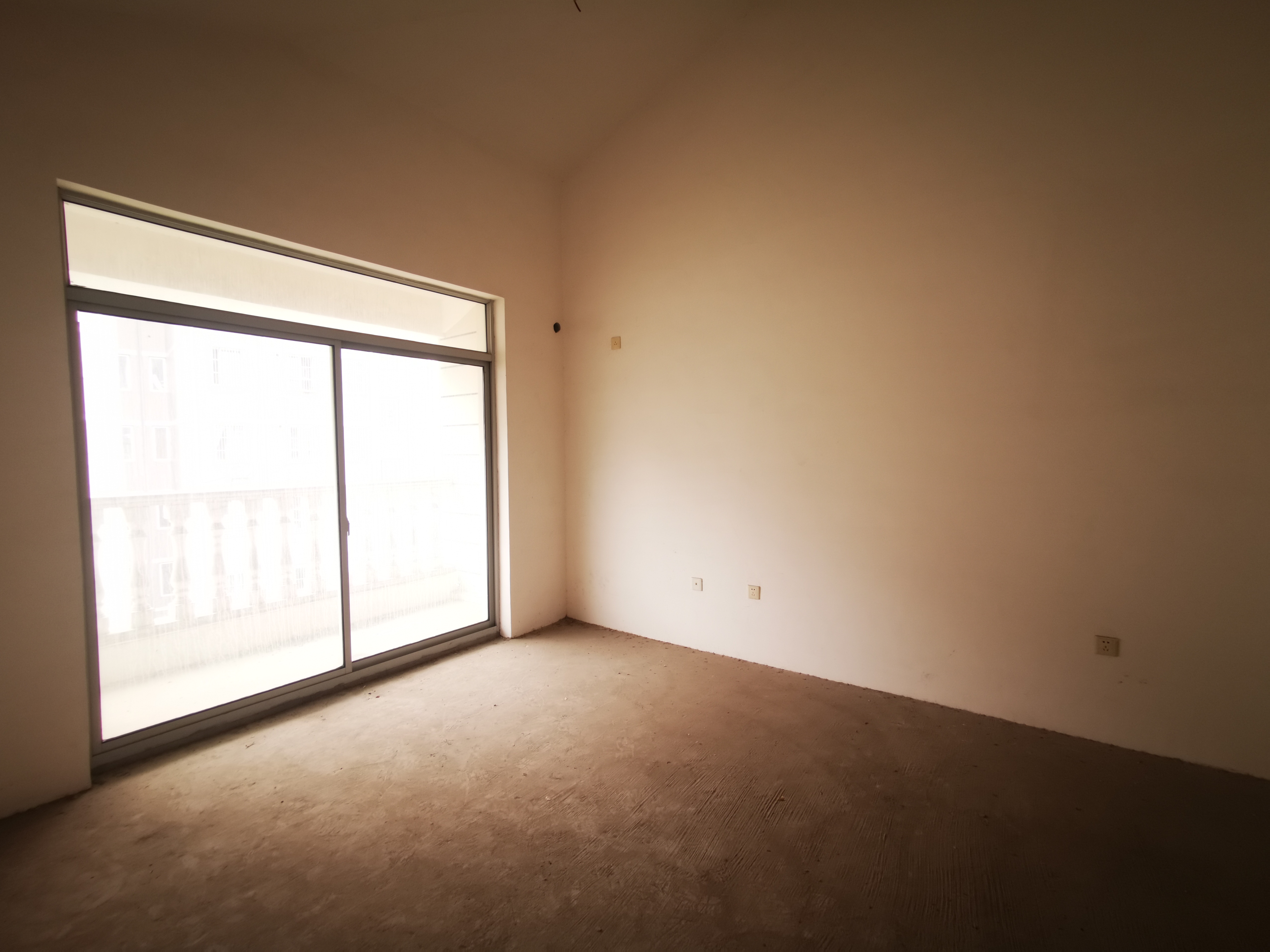 华德大唐花苑 5室2厅3卫 326.94m²