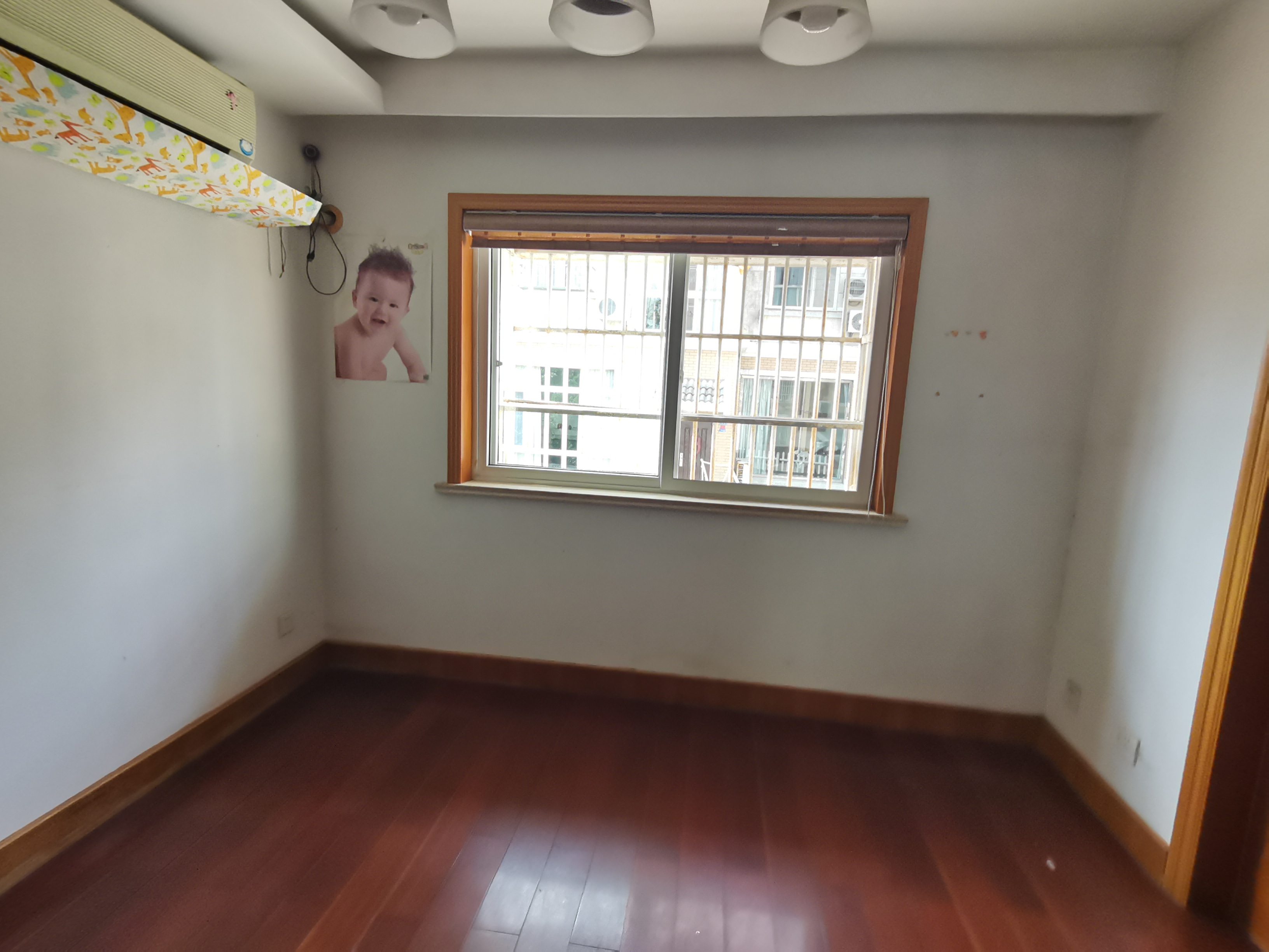 秀水华庭西区 4室2厅3卫 220m&sup2;