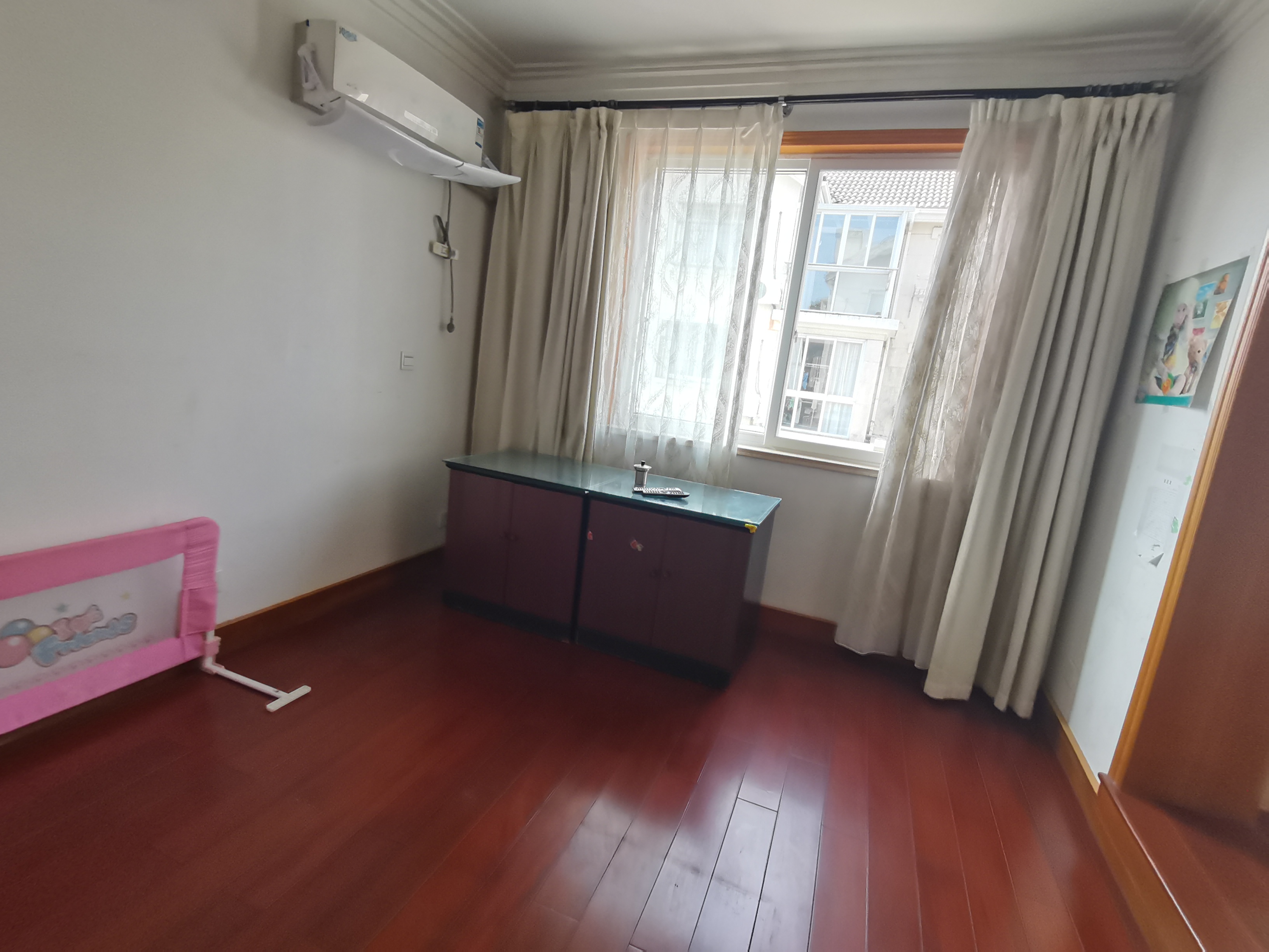 秀水华庭西区 4室2厅3卫 220m&sup2;