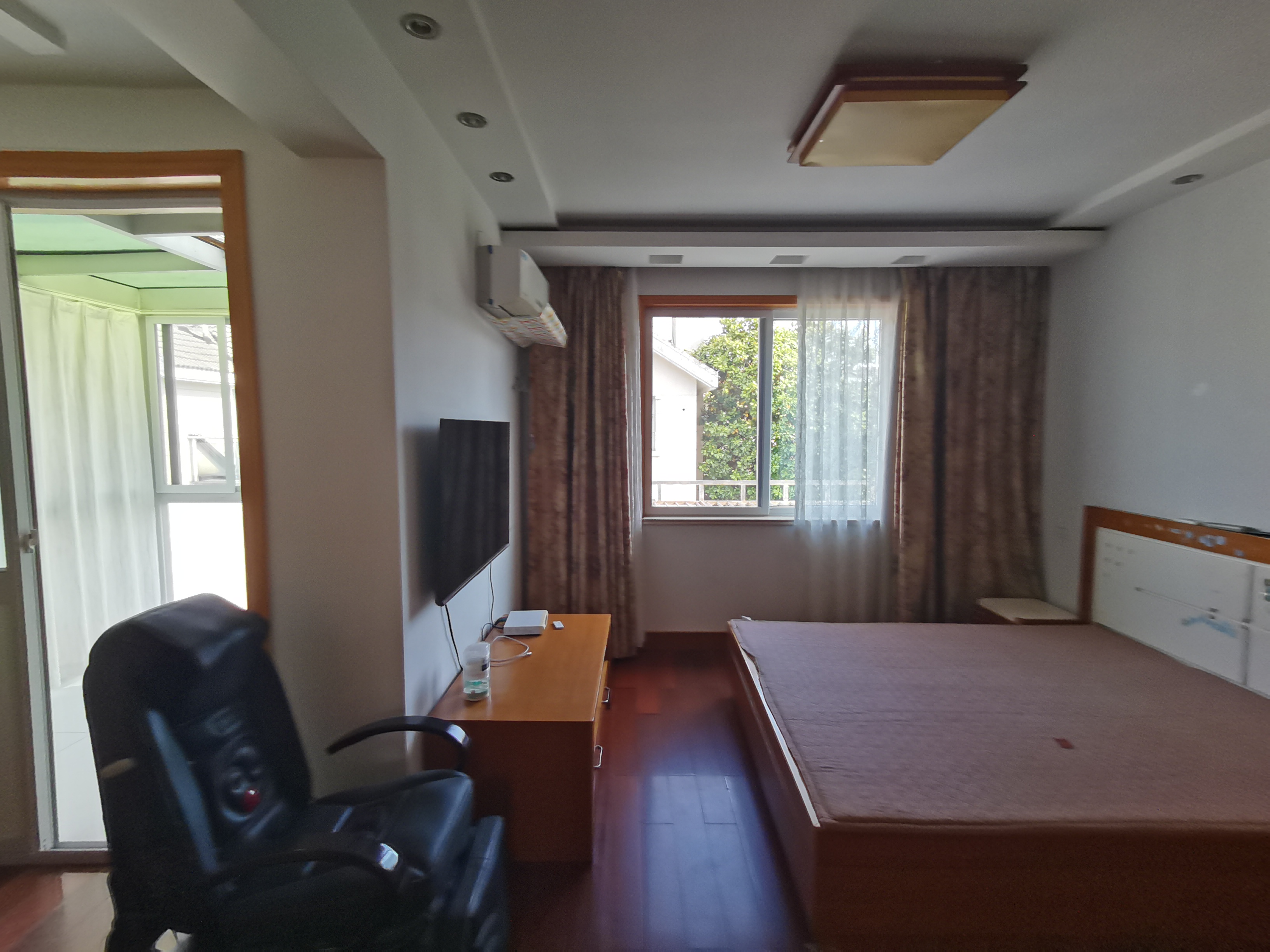 秀水华庭西区 4室2厅3卫 220m&sup2;