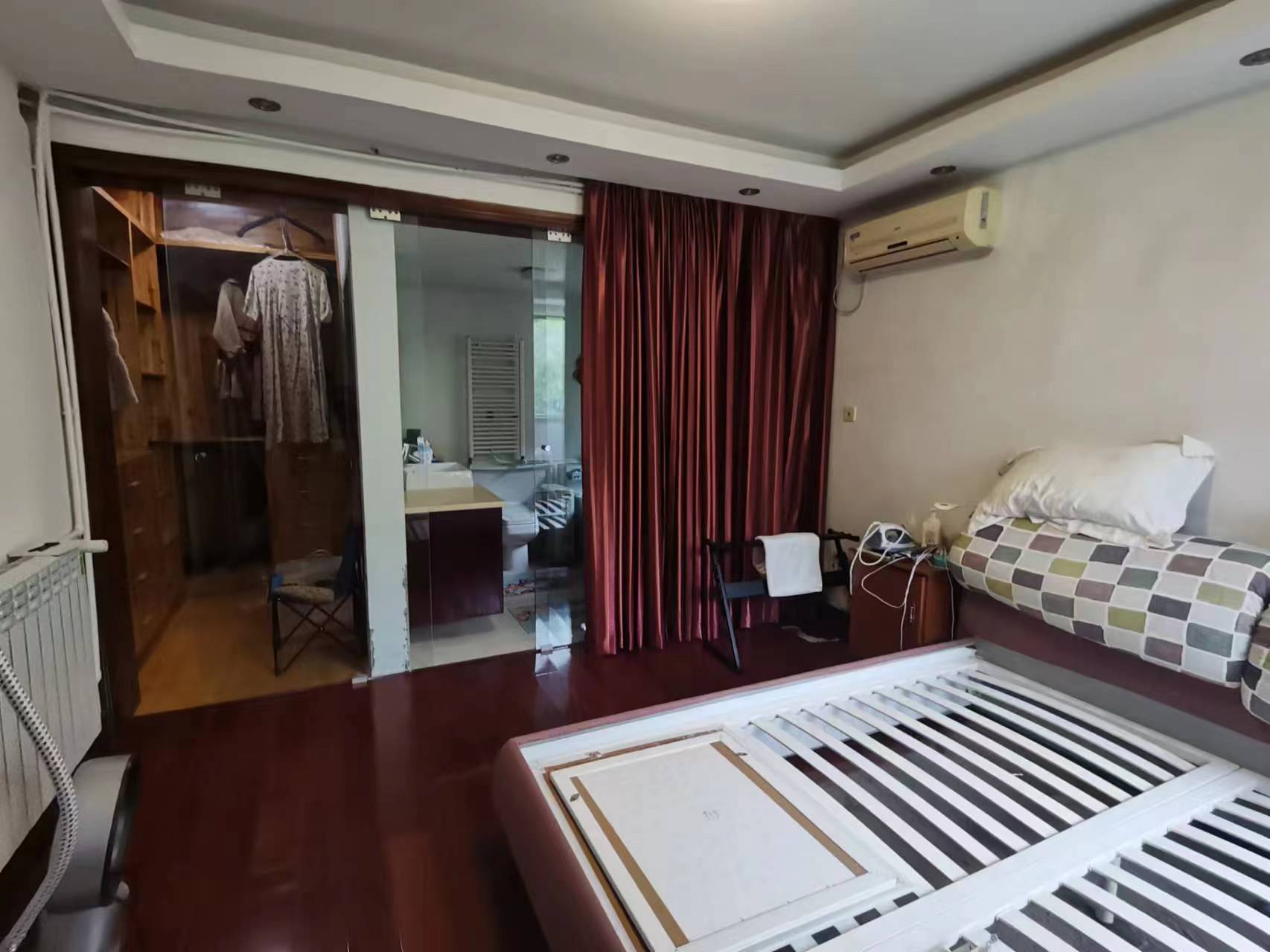 凤凰莱茵苑 4室2厅2卫 160.36m&sup2;