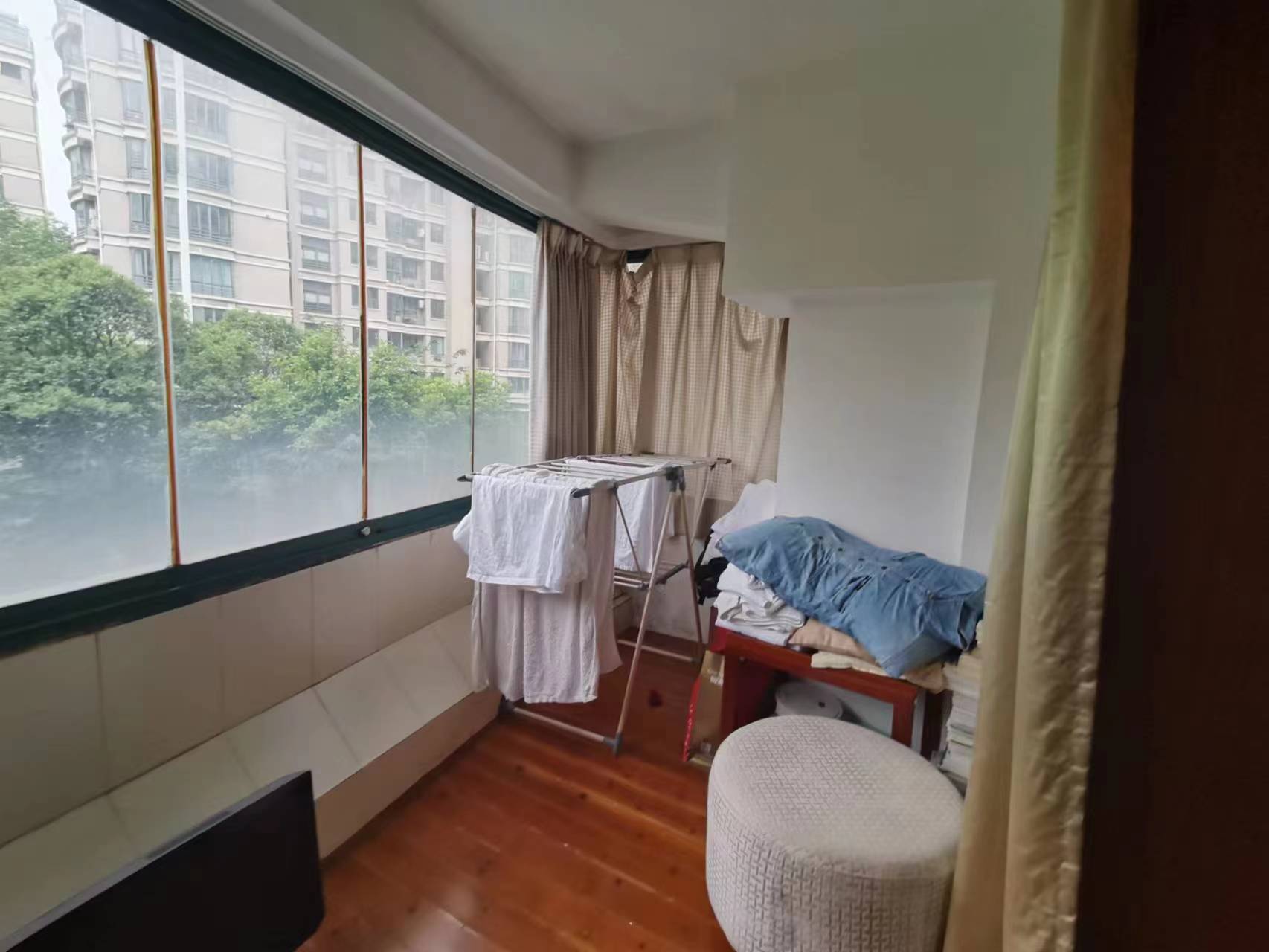 凤凰莱茵苑 4室2厅2卫 160.36m&sup2;