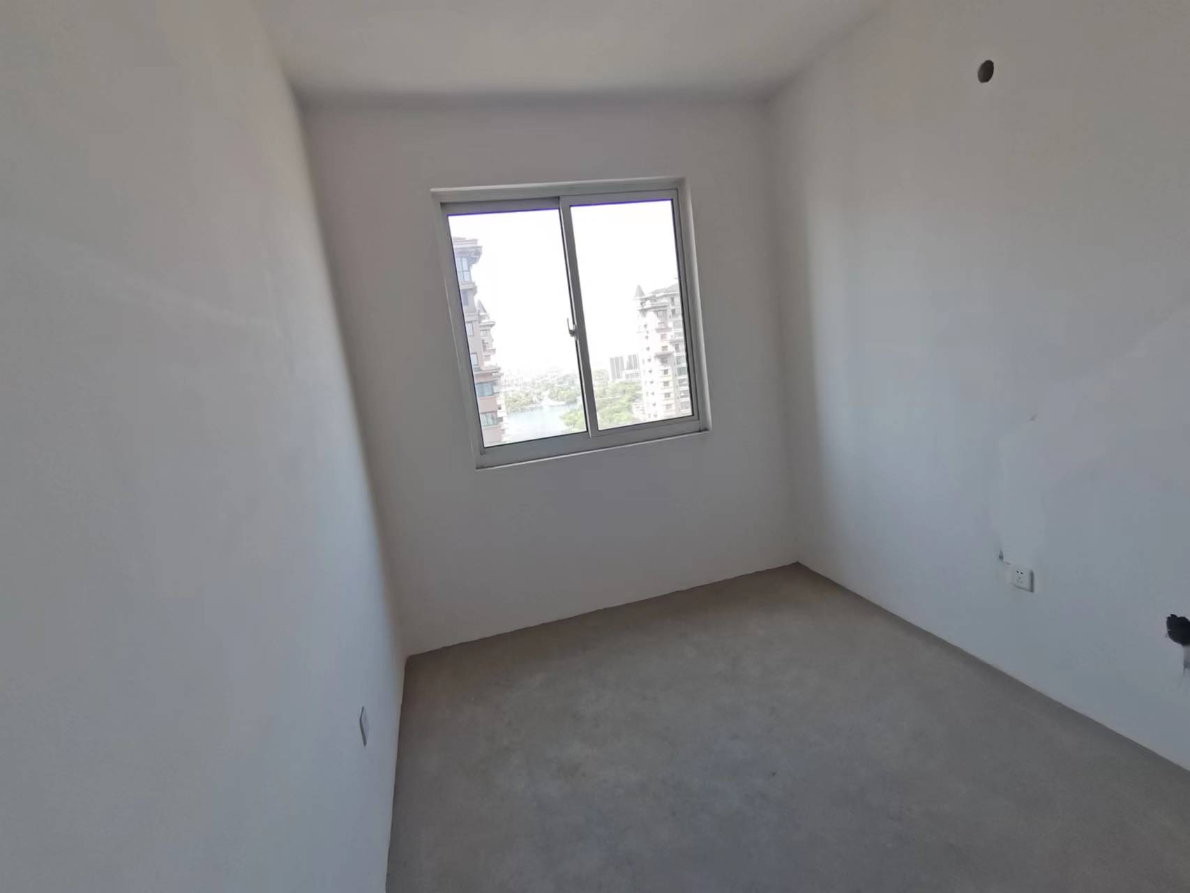 湖滨华庭 3室2厅2卫 116.57m&sup2;
