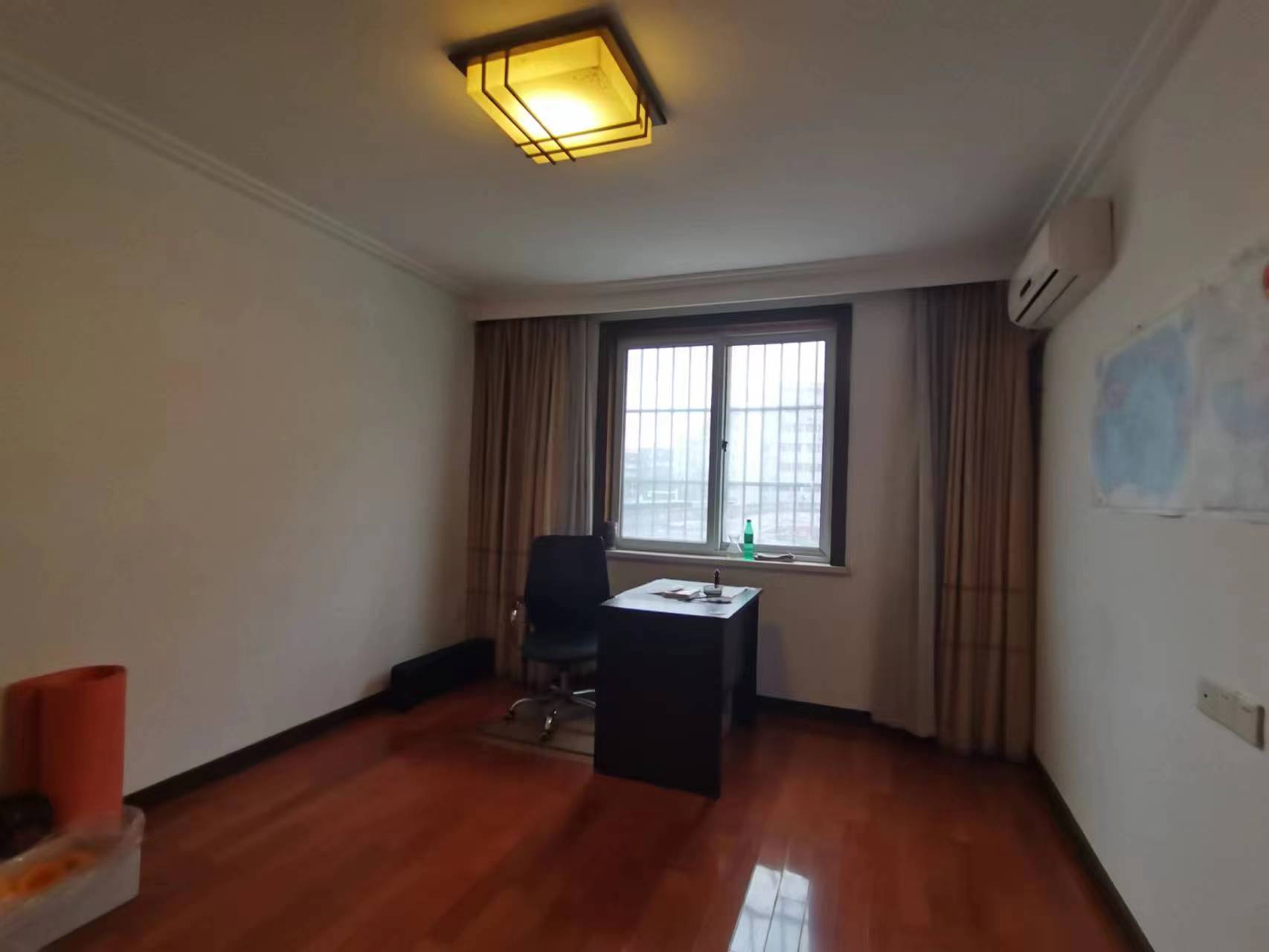 南川园小区 3室2厅2卫 146.5m&sup2;