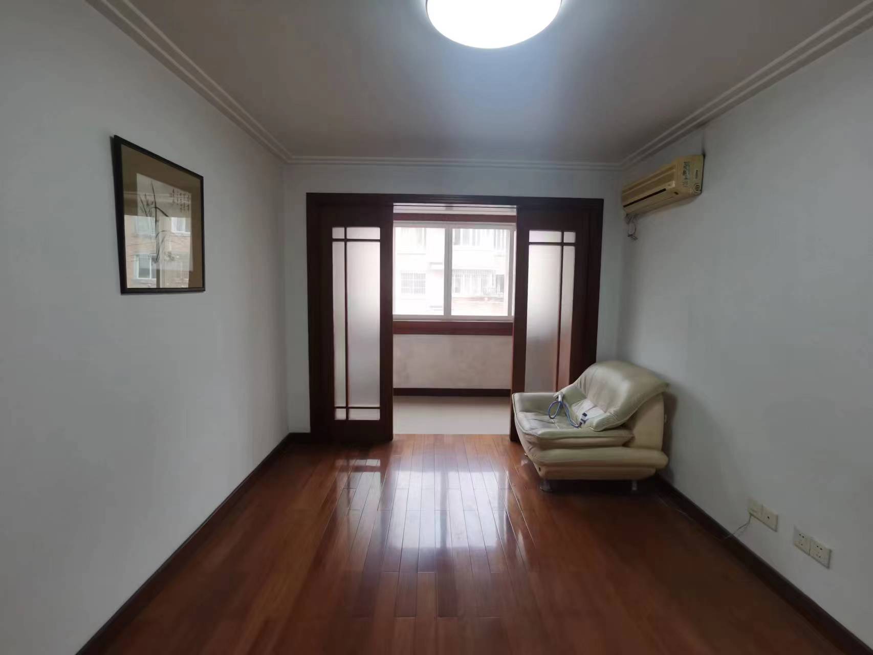 苏东花苑 3室2厅2卫 130m&sup2;