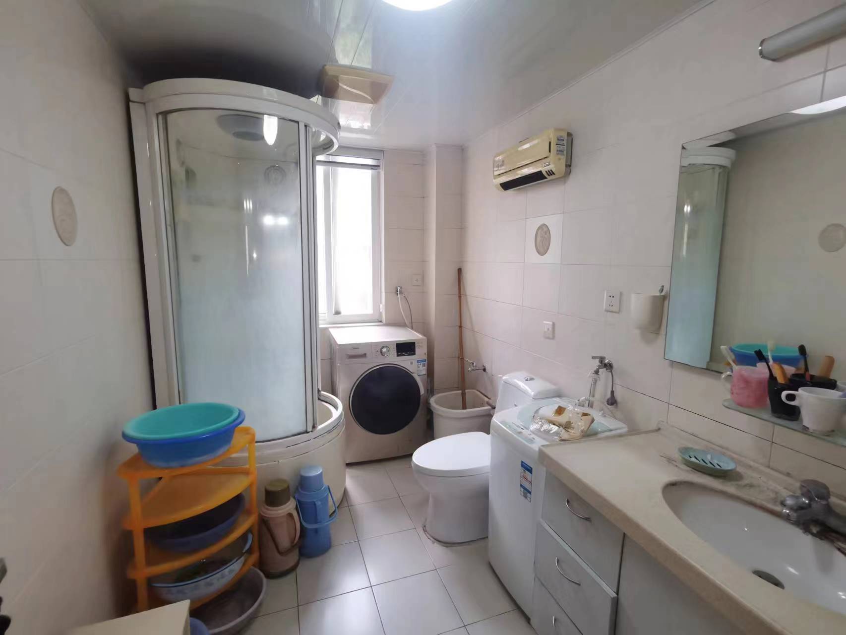 苏东花苑 3室2厅2卫 130m&sup2;