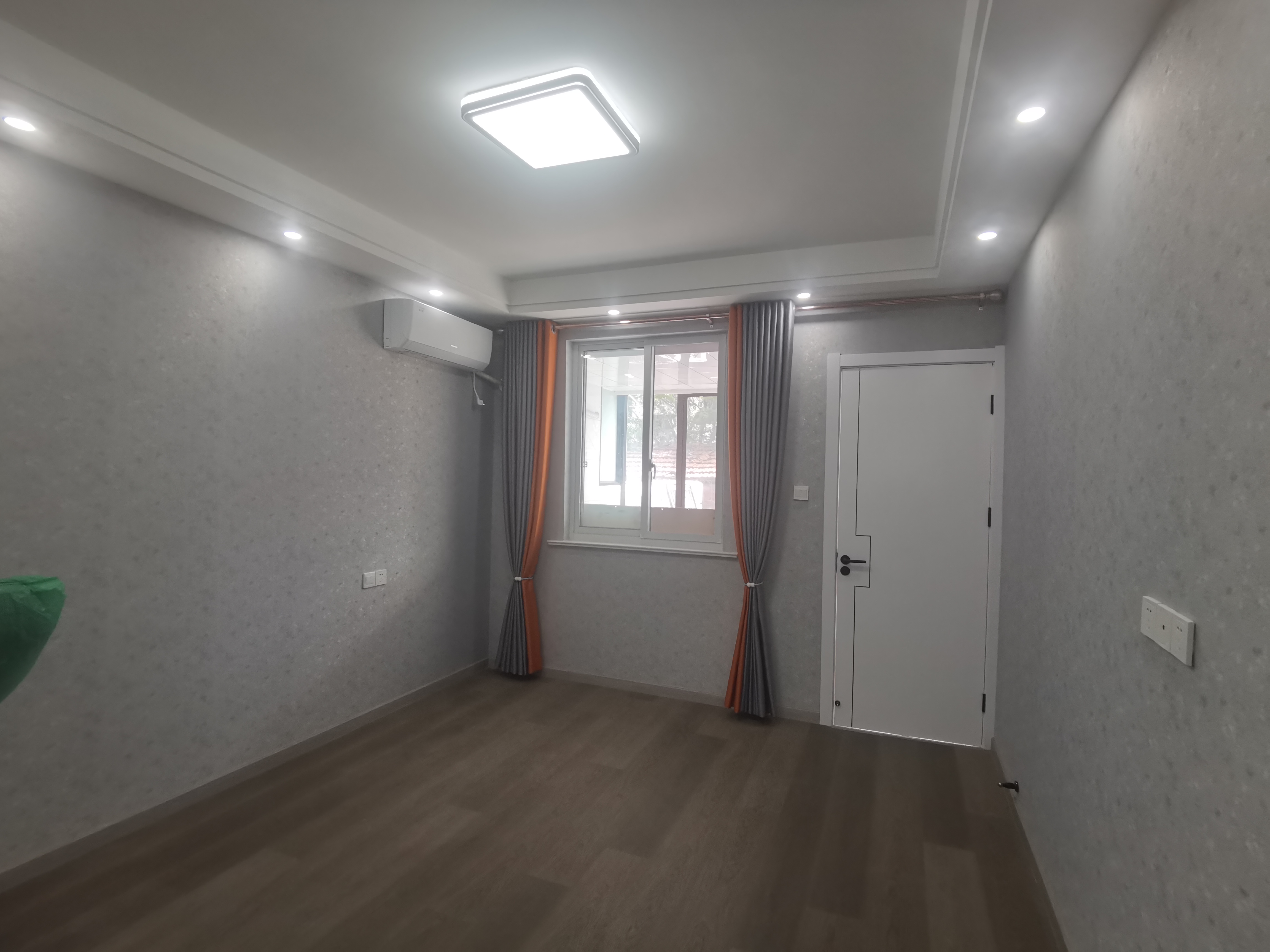 金南小区 3室2厅1卫 93m&sup2;