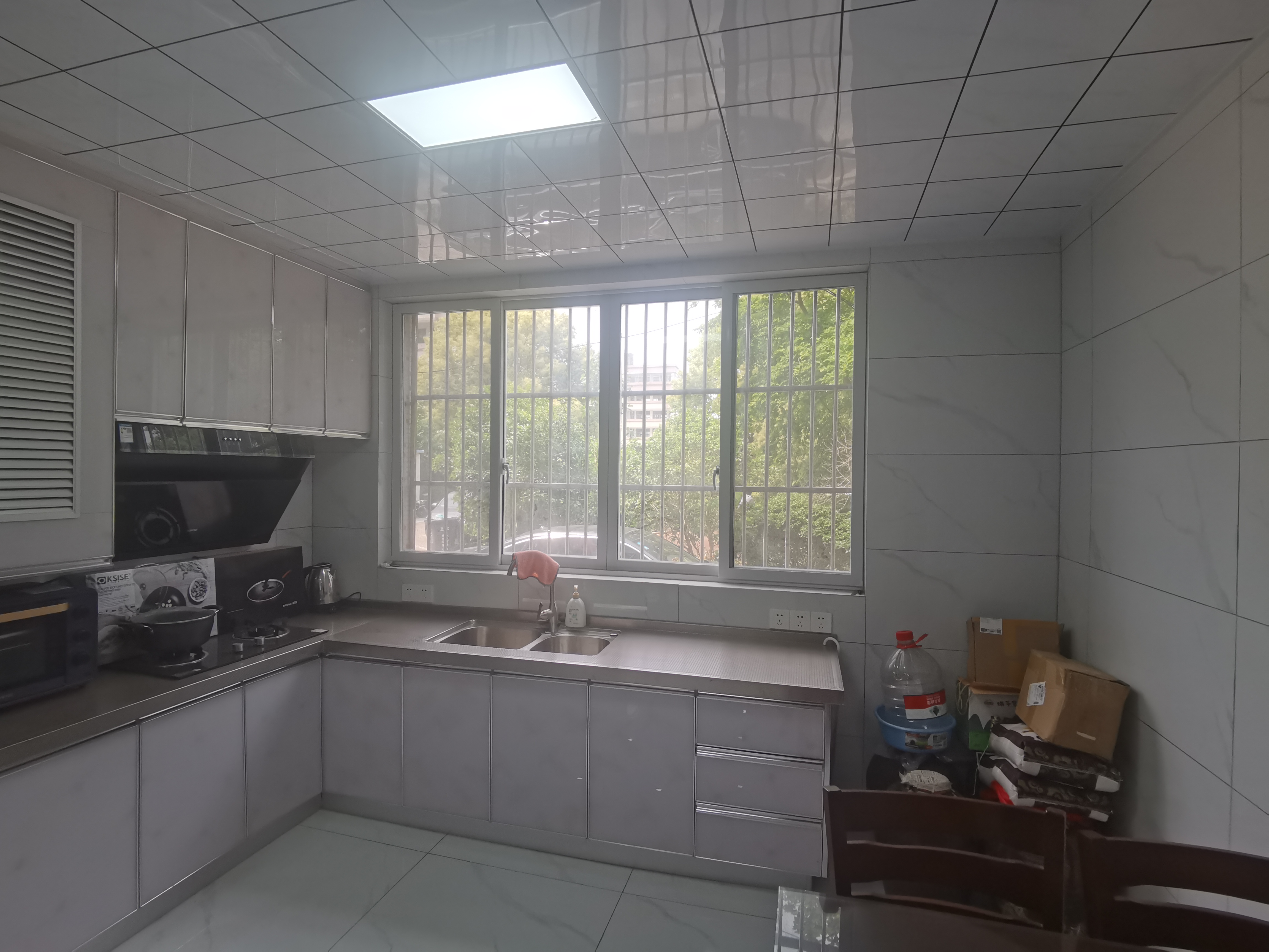 金南小区 3室2厅1卫 93m&sup2;
