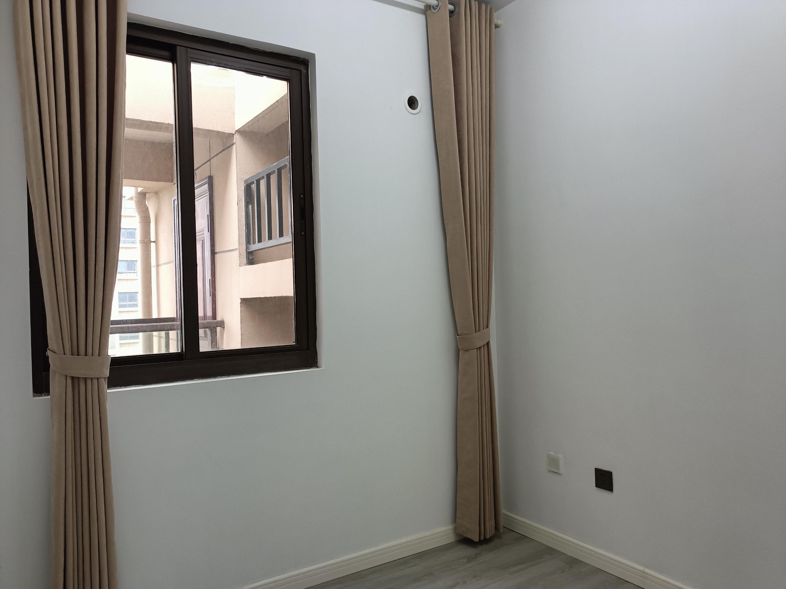 皇家花园北区 3室2厅1卫 97m&sup2;