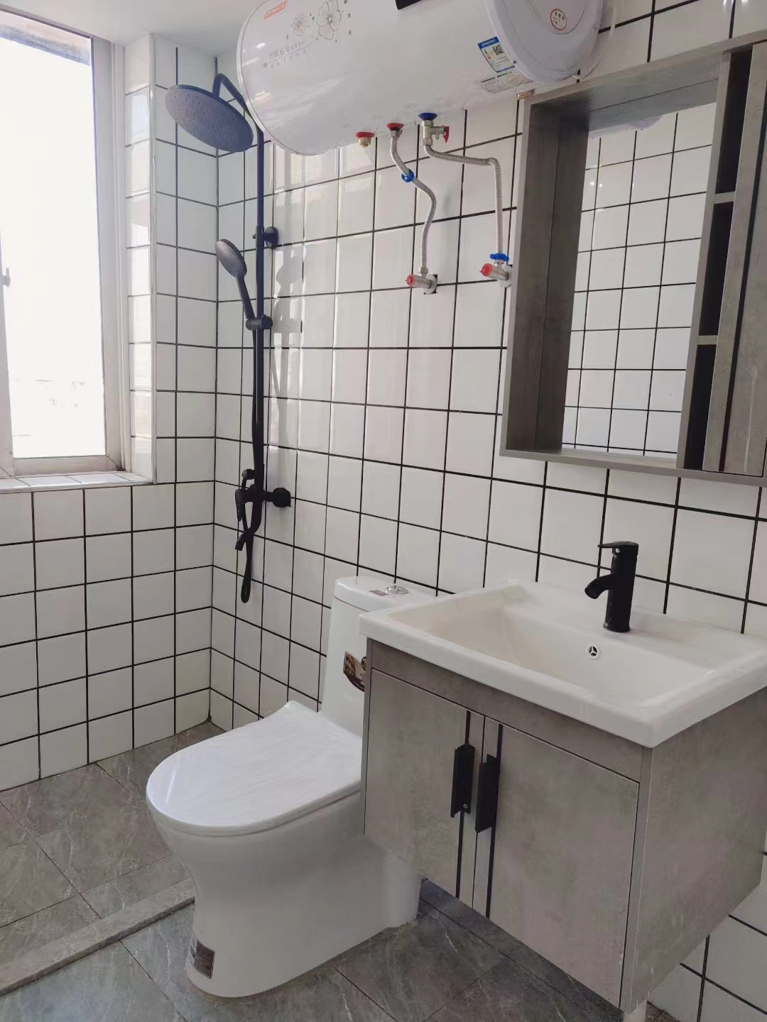 易家桥新村 2室1厅1卫 65m&sup2;