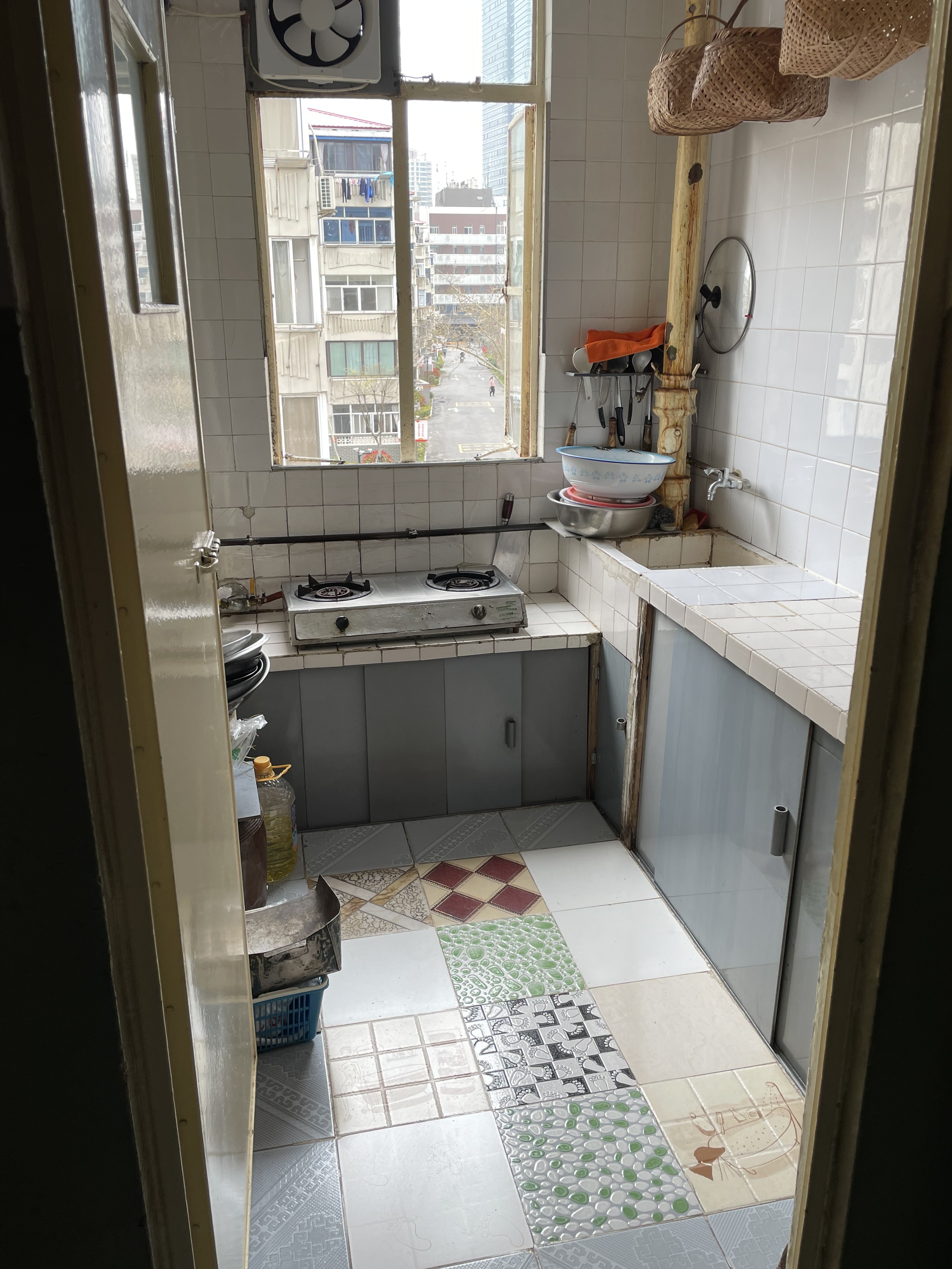 易家桥新村 2室1厅1卫 56m&sup2;
