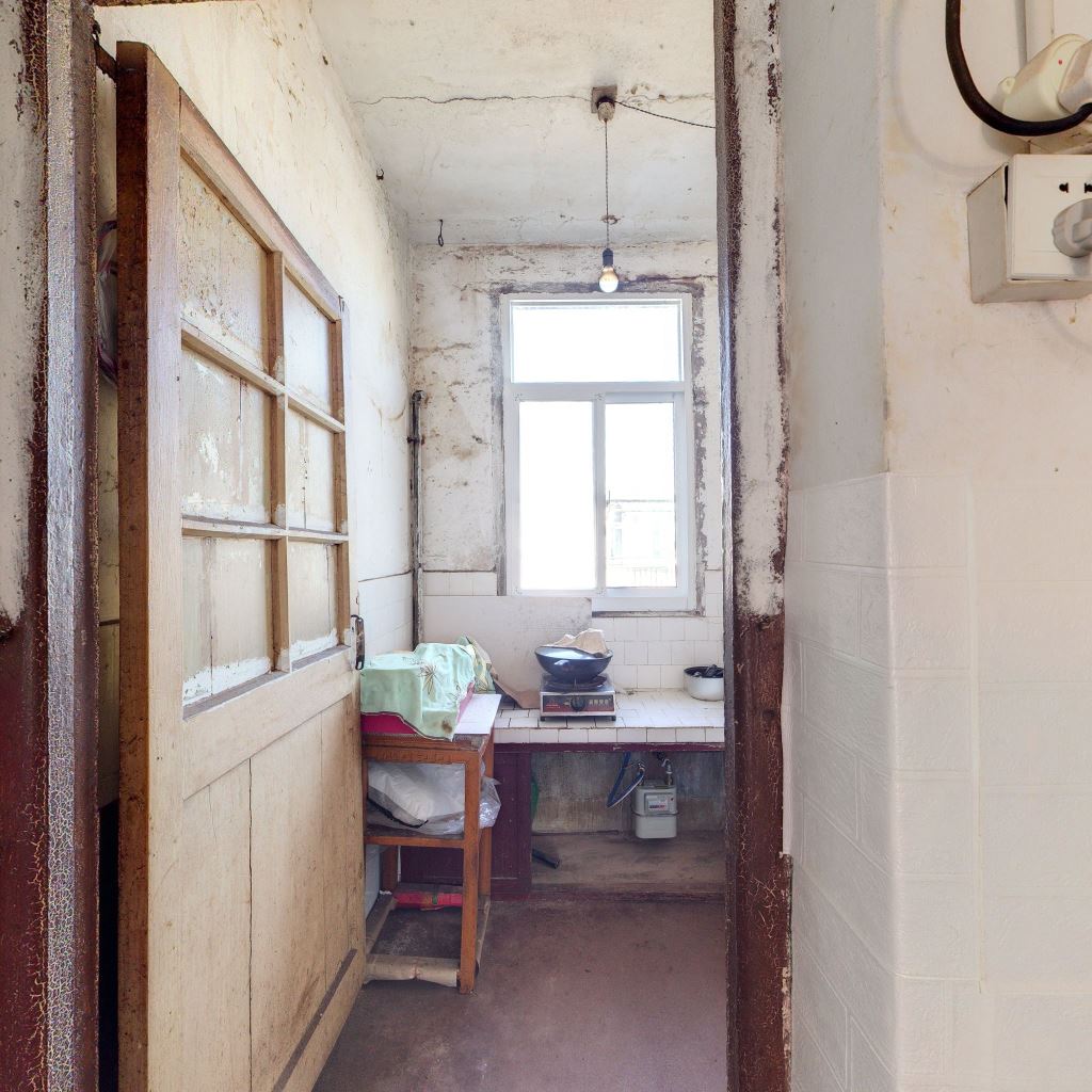 青年路新村 1室1厅1卫 40.4m&sup2;
