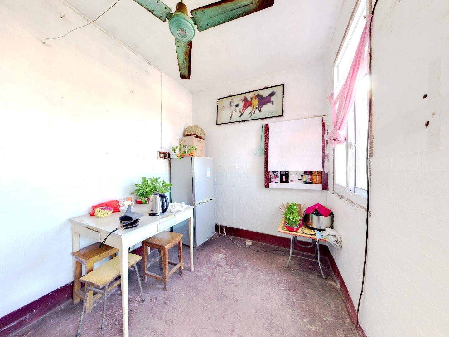 青年路新村 1室1厅1卫 40.4m²