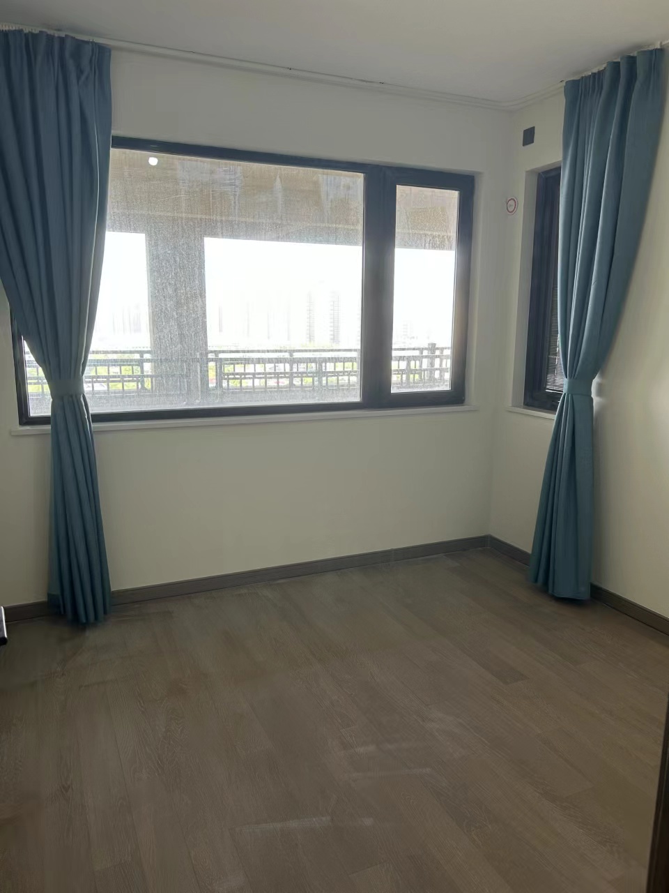 万科有湖（翡翠心湖） 3室2厅2卫 127m&sup2;