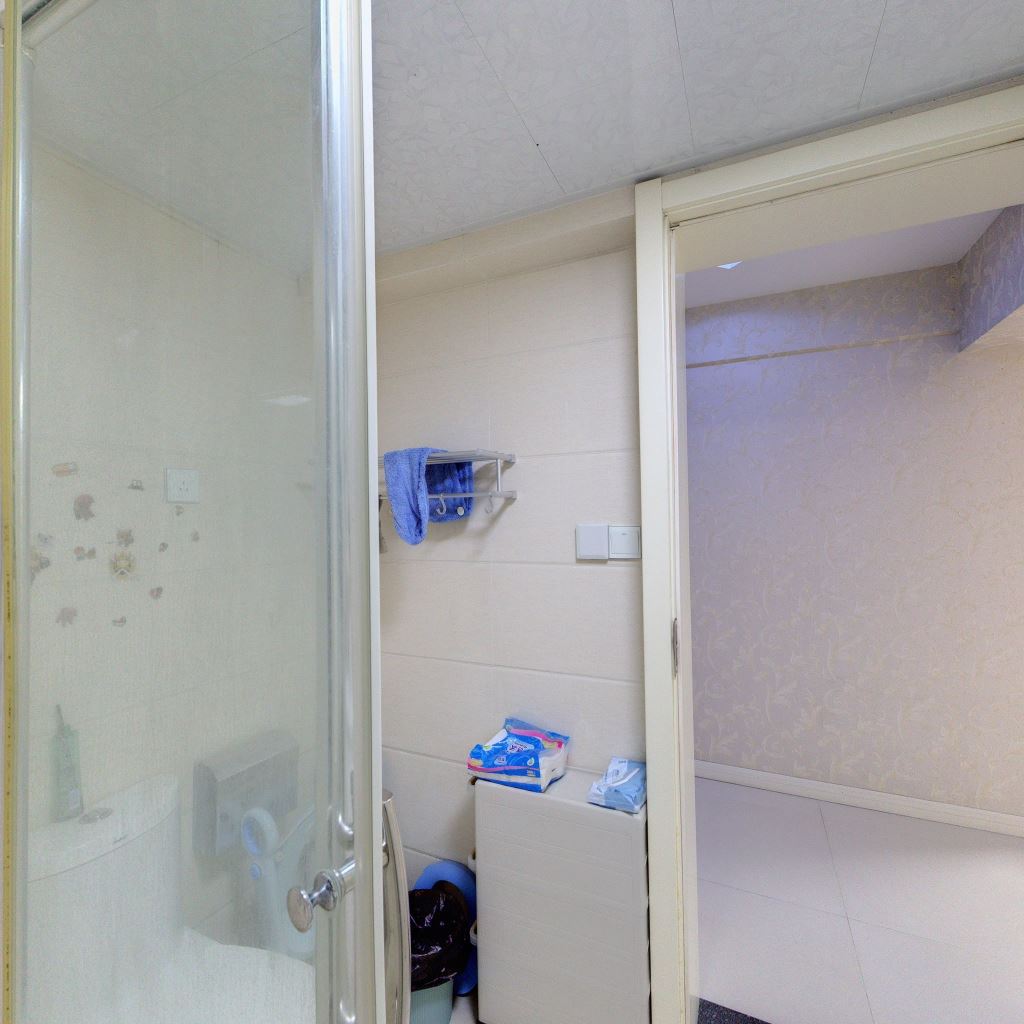 中南大厦 2室2厅1卫 110m&sup2;