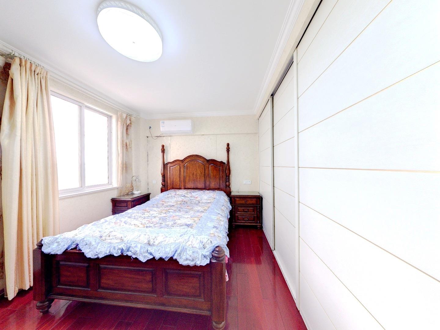中南大厦 2室2厅1卫 110m&sup2;