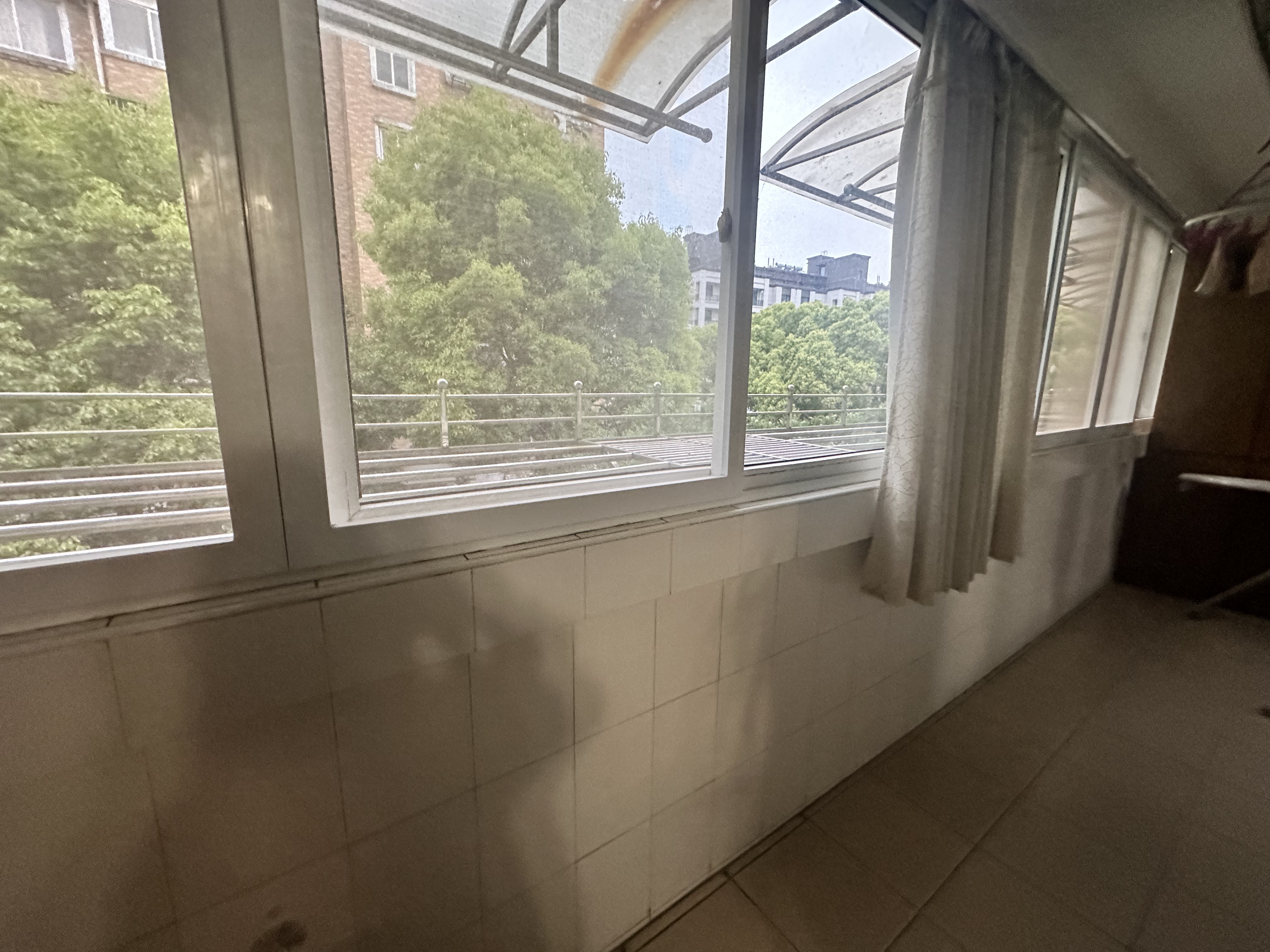 苏东花苑 3室2厅1卫 132.92m&sup2;