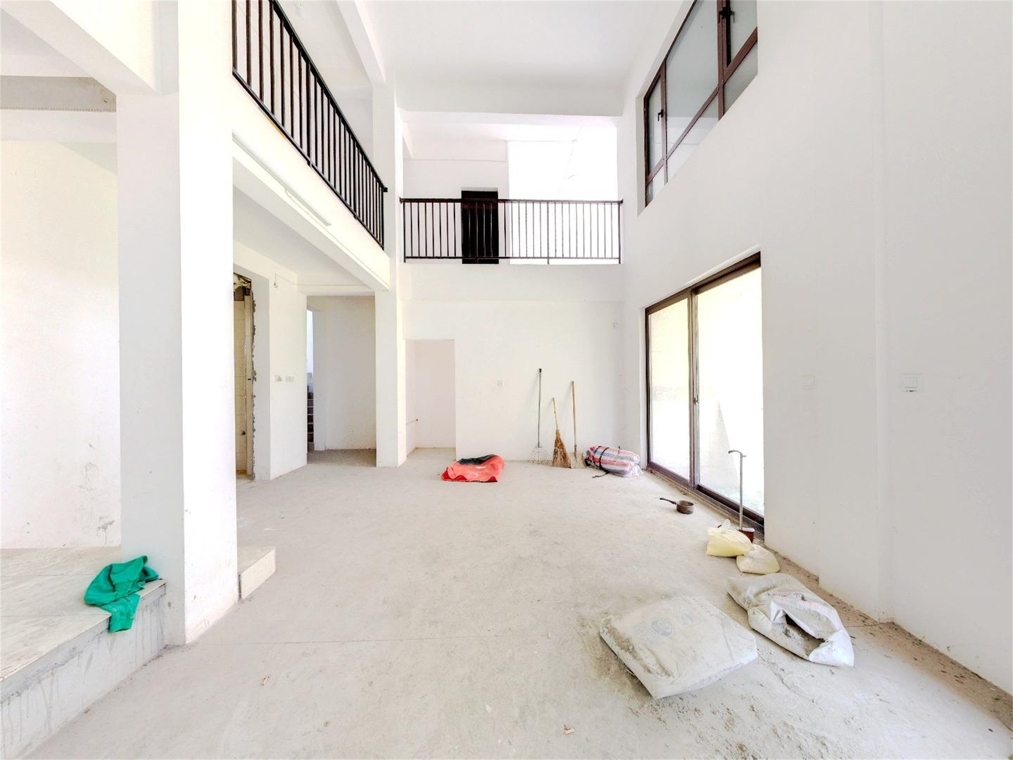盛和九里香堤一期 6室3厅3卫 355.00m²