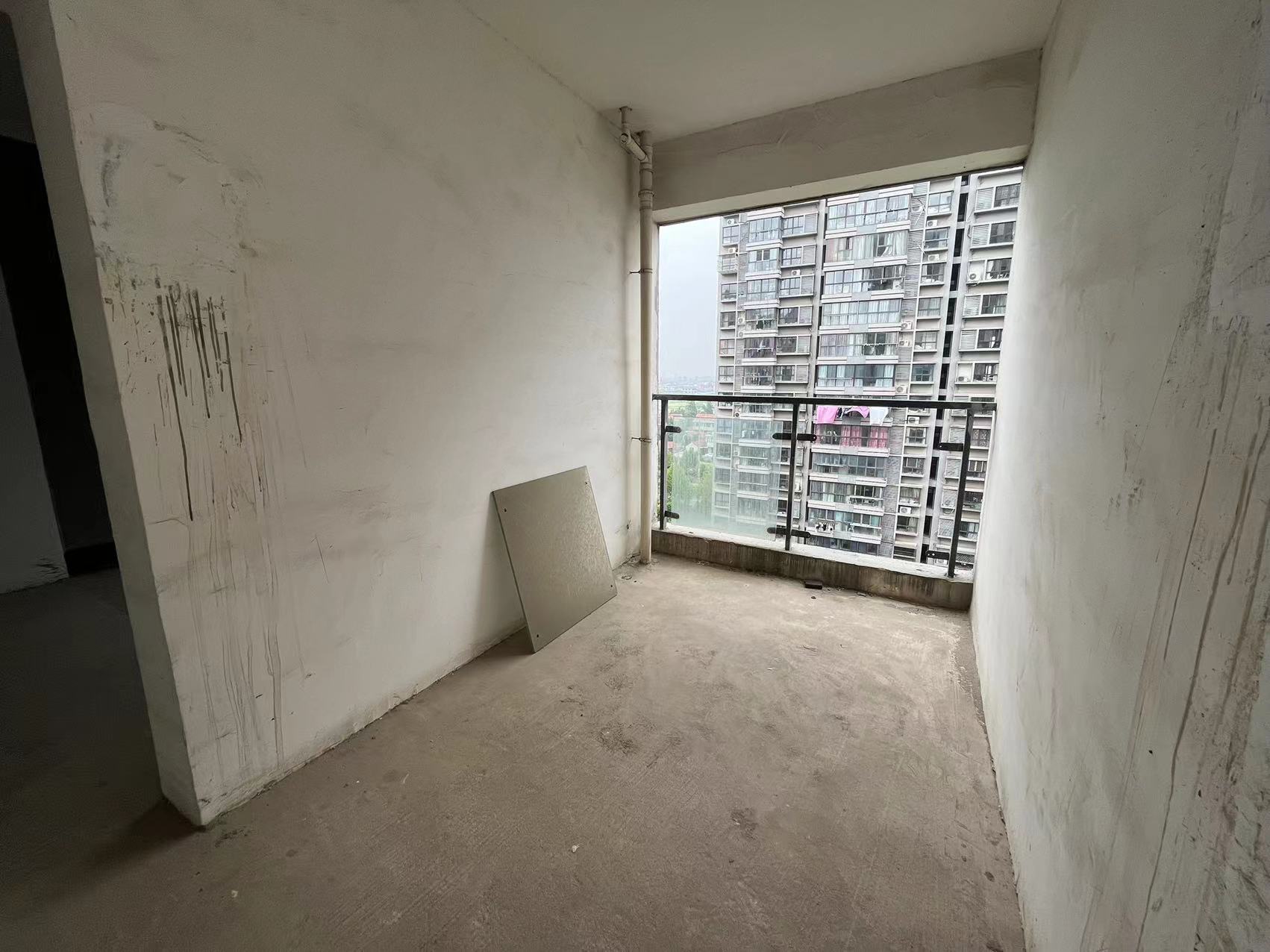 翰铂府北区 4室2厅2卫 120m&sup2;