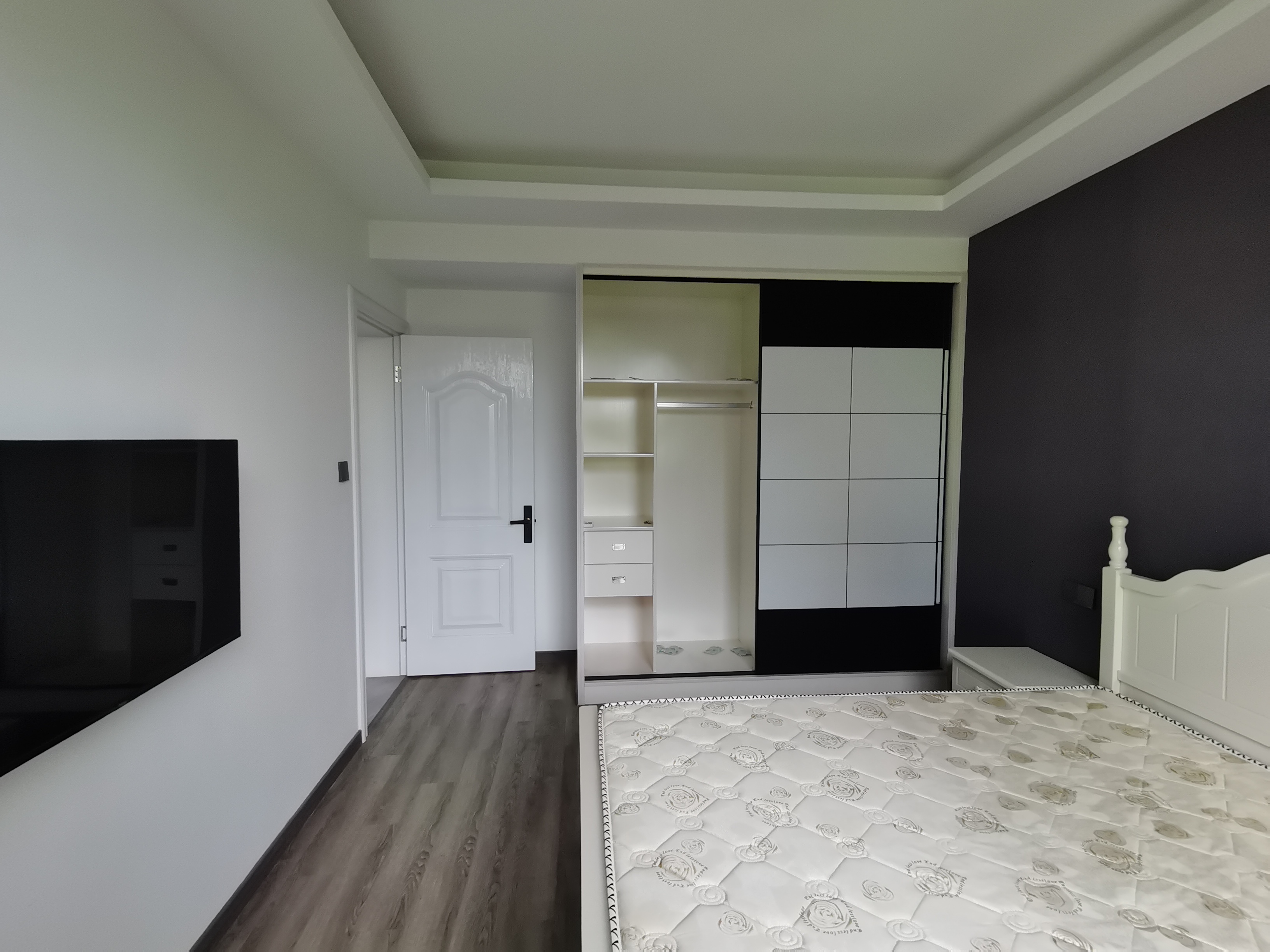 八角亭东一区 3室2厅1卫 101m&sup2;