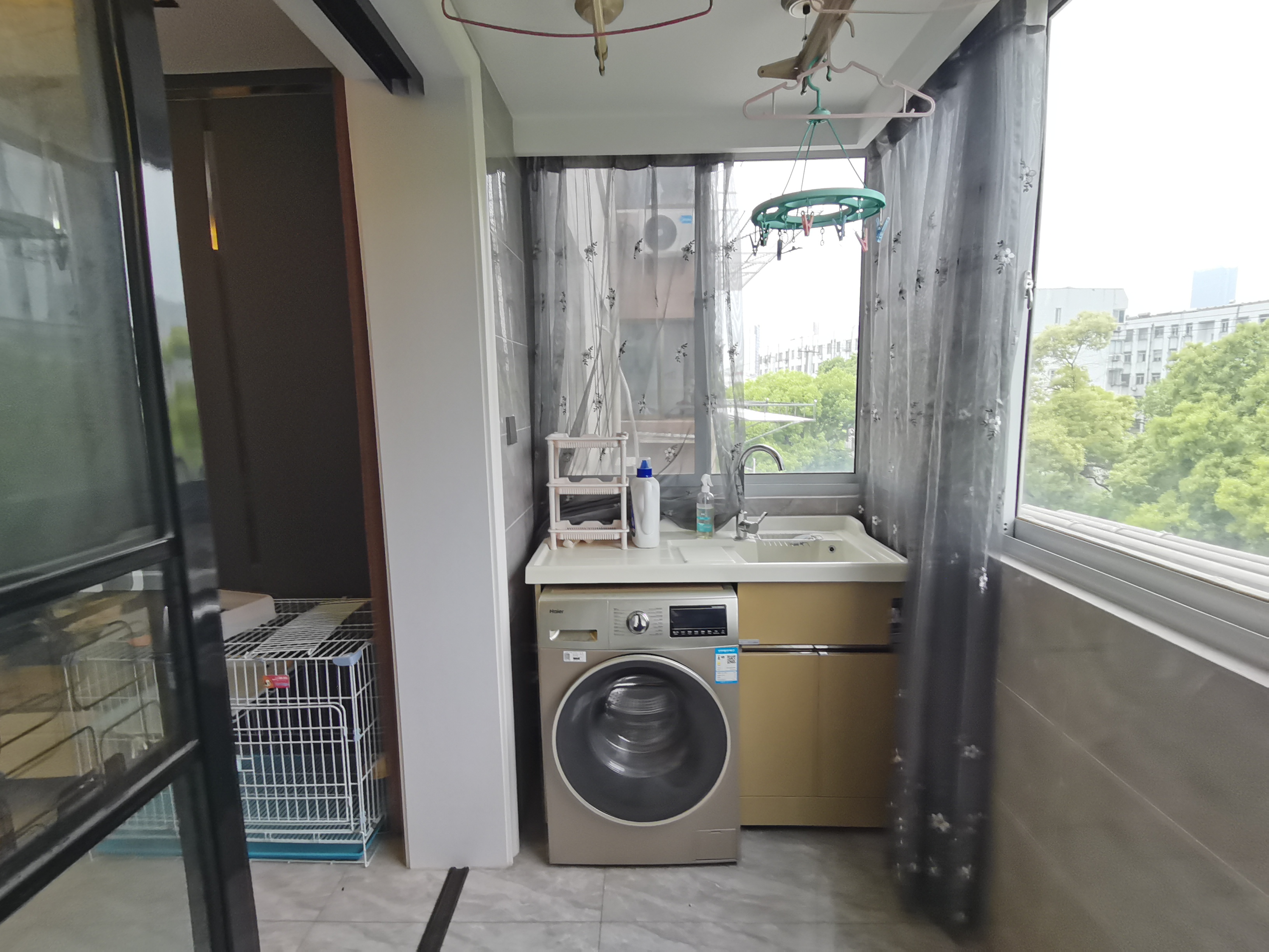 八角亭东一区 3室2厅1卫 101m&sup2;