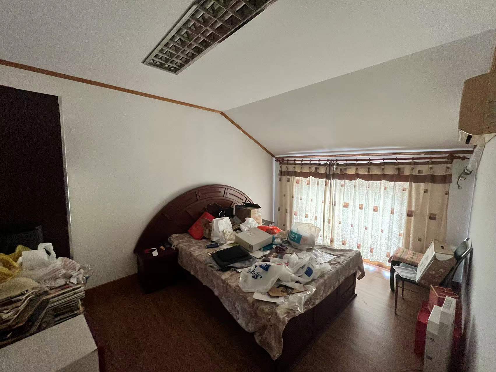 弘运园 8室3厅3卫 300.00m&sup2;