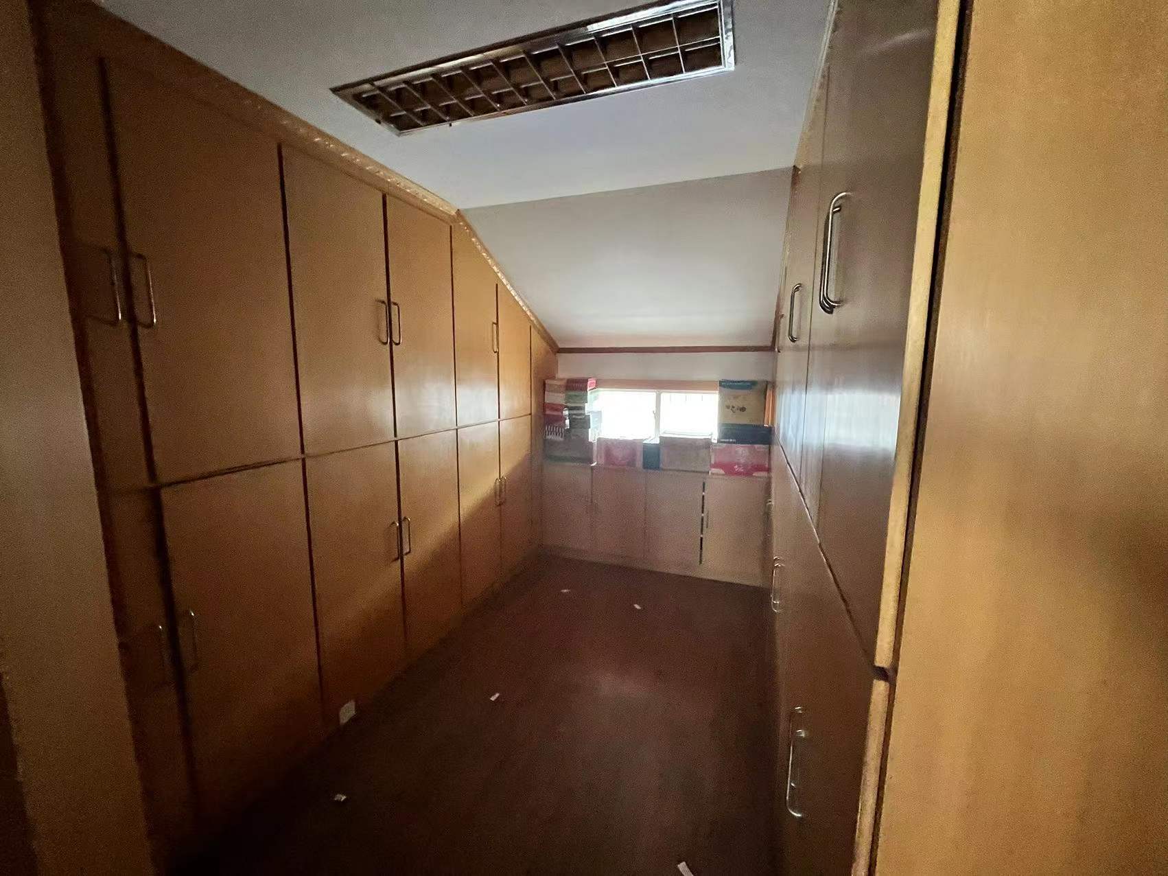 弘运园 8室3厅3卫 300.00m&sup2;