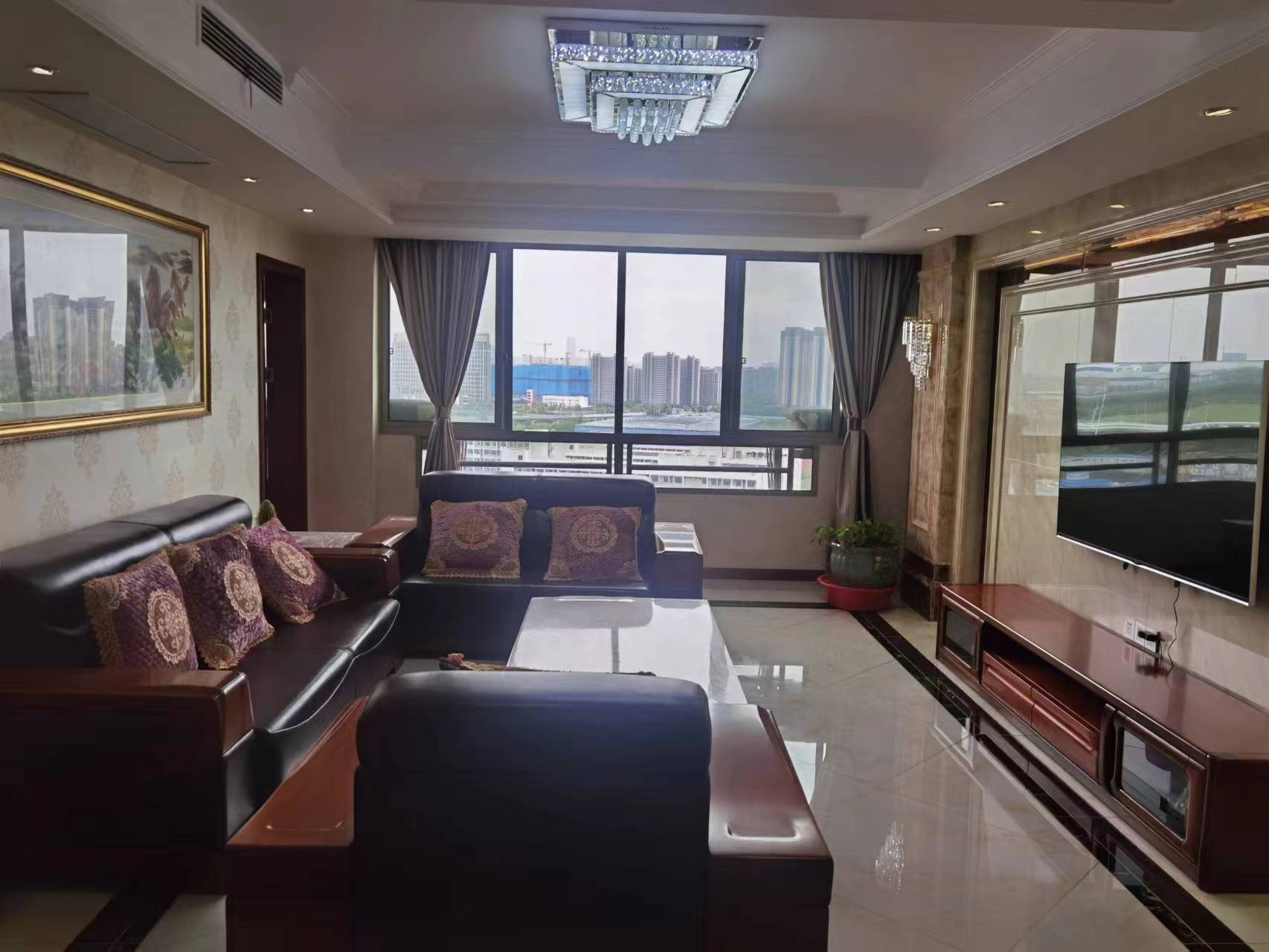 中南世纪花城二期 4室2厅2卫 133m&sup2;