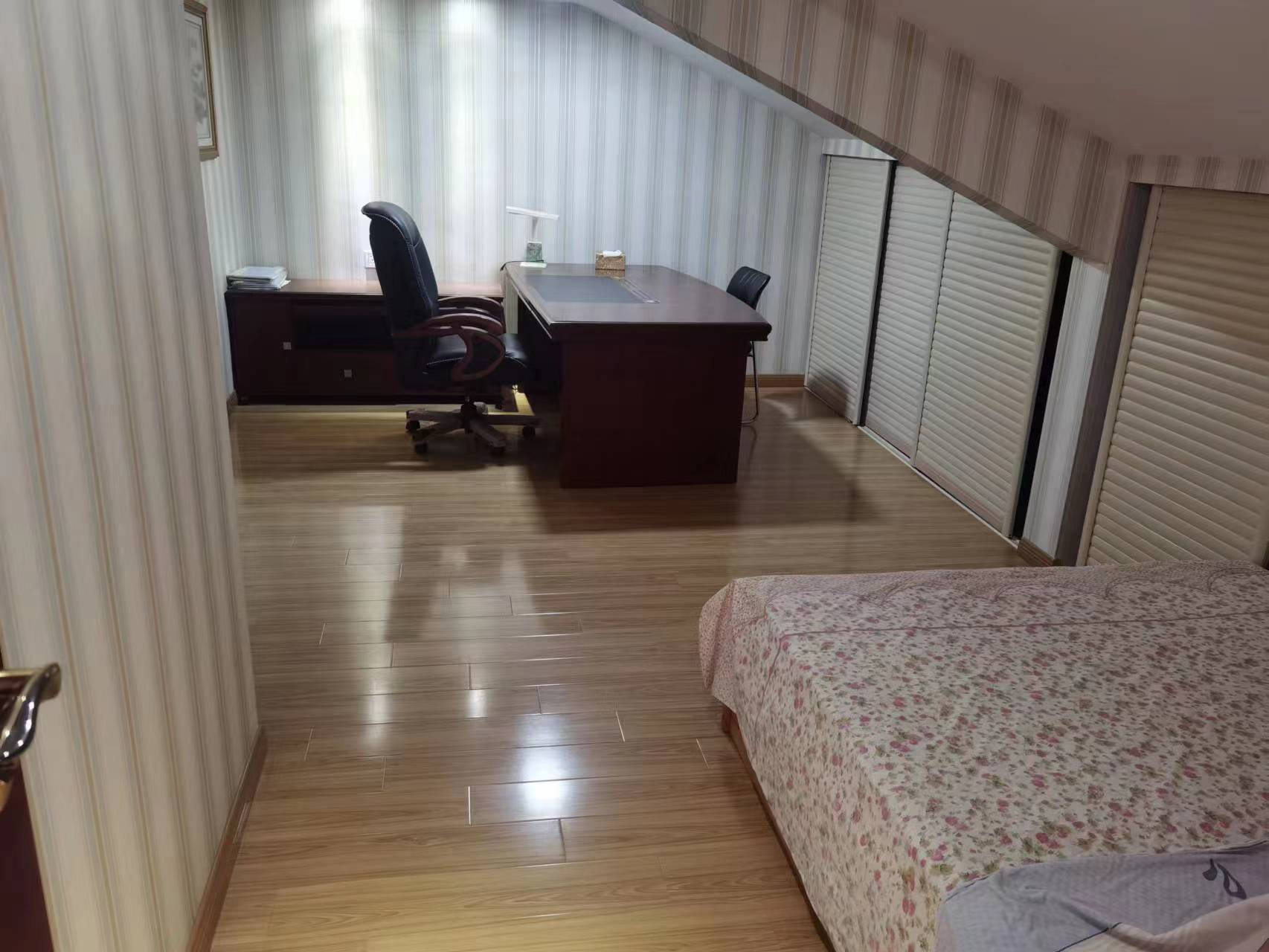 中南世纪花城二期 4室2厅2卫 133m&sup2;