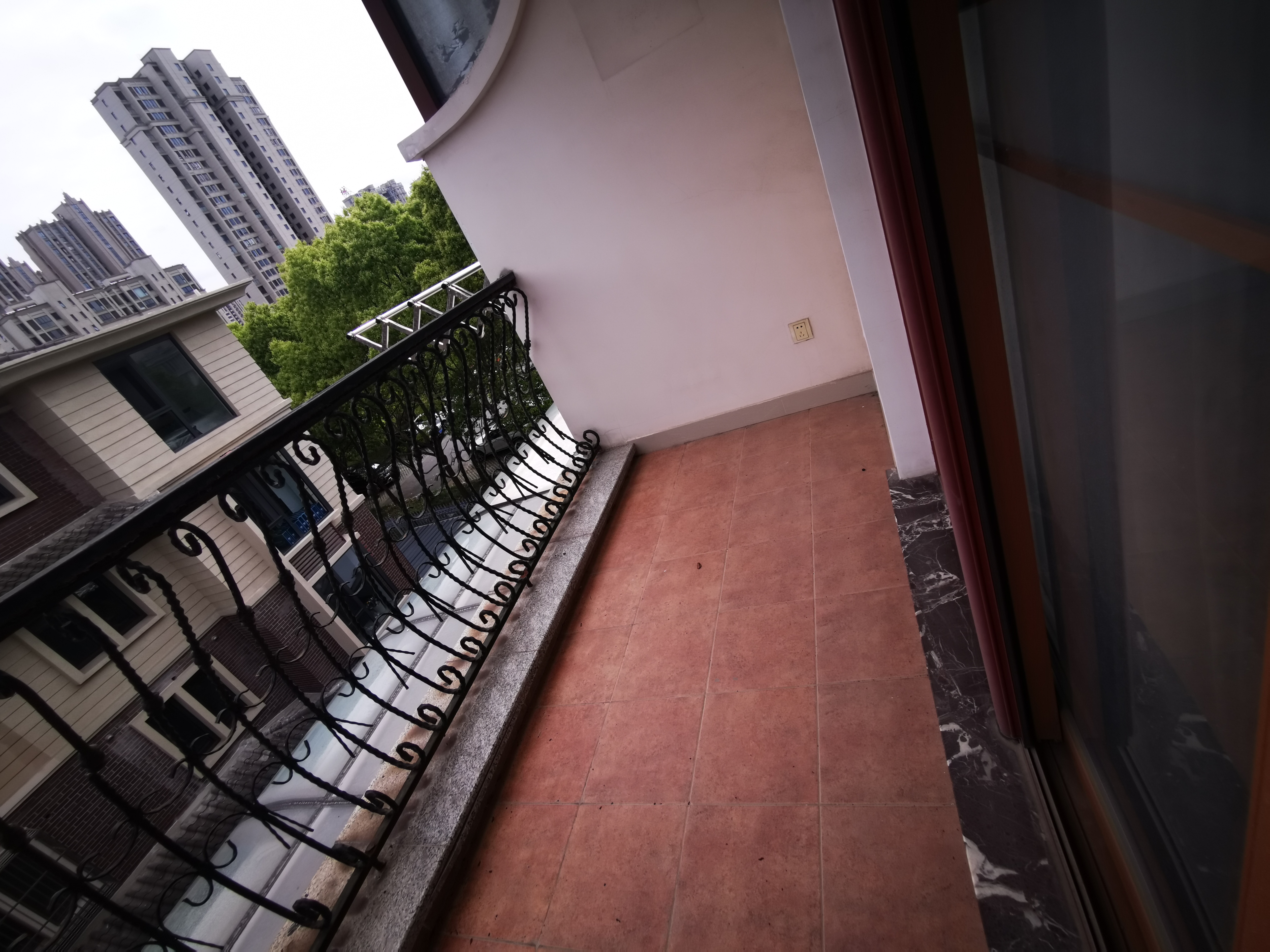 金沙阳光府邸 5室2厅3卫 347m²