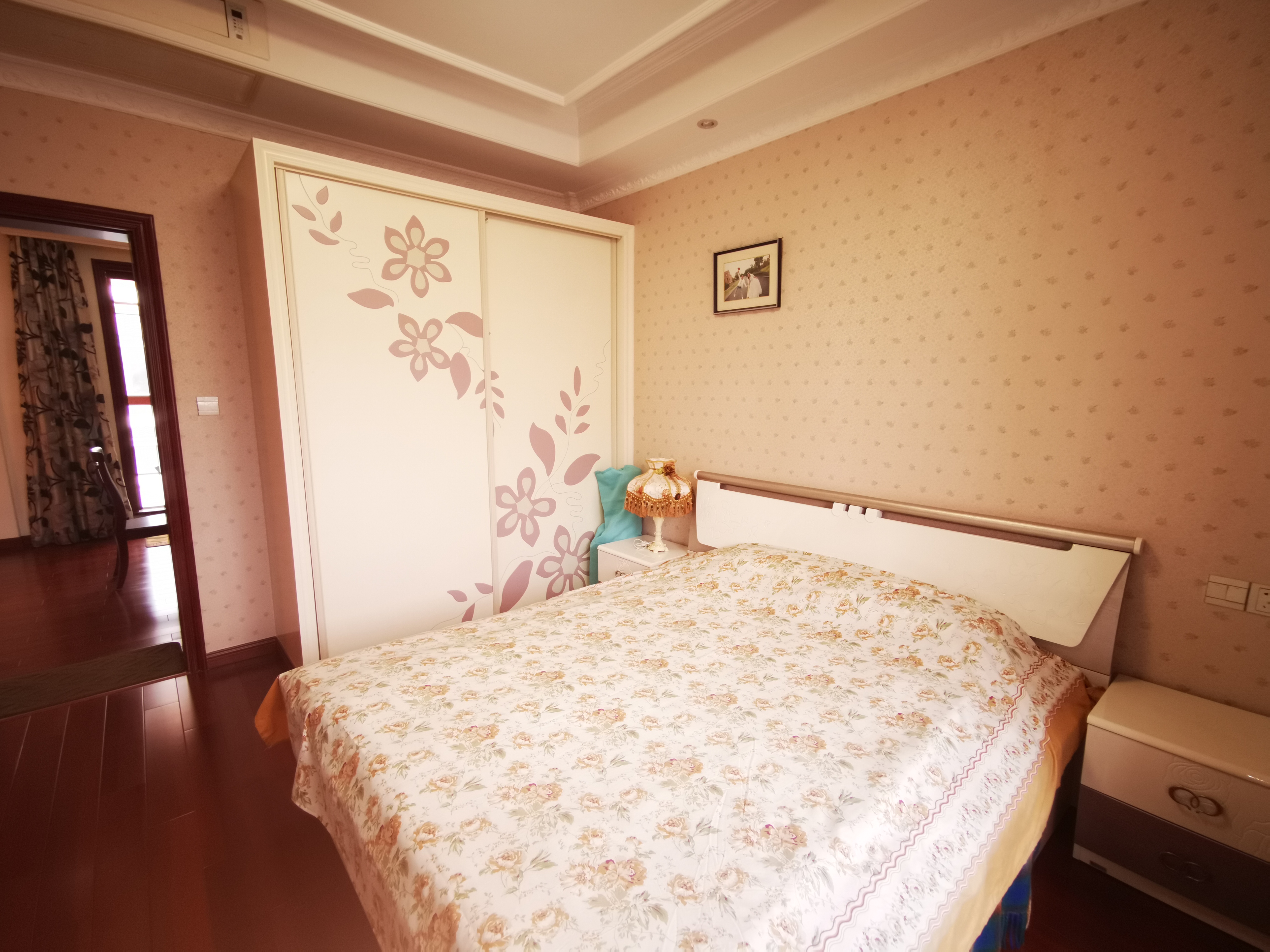 金沙阳光府邸 5室2厅3卫 347m²