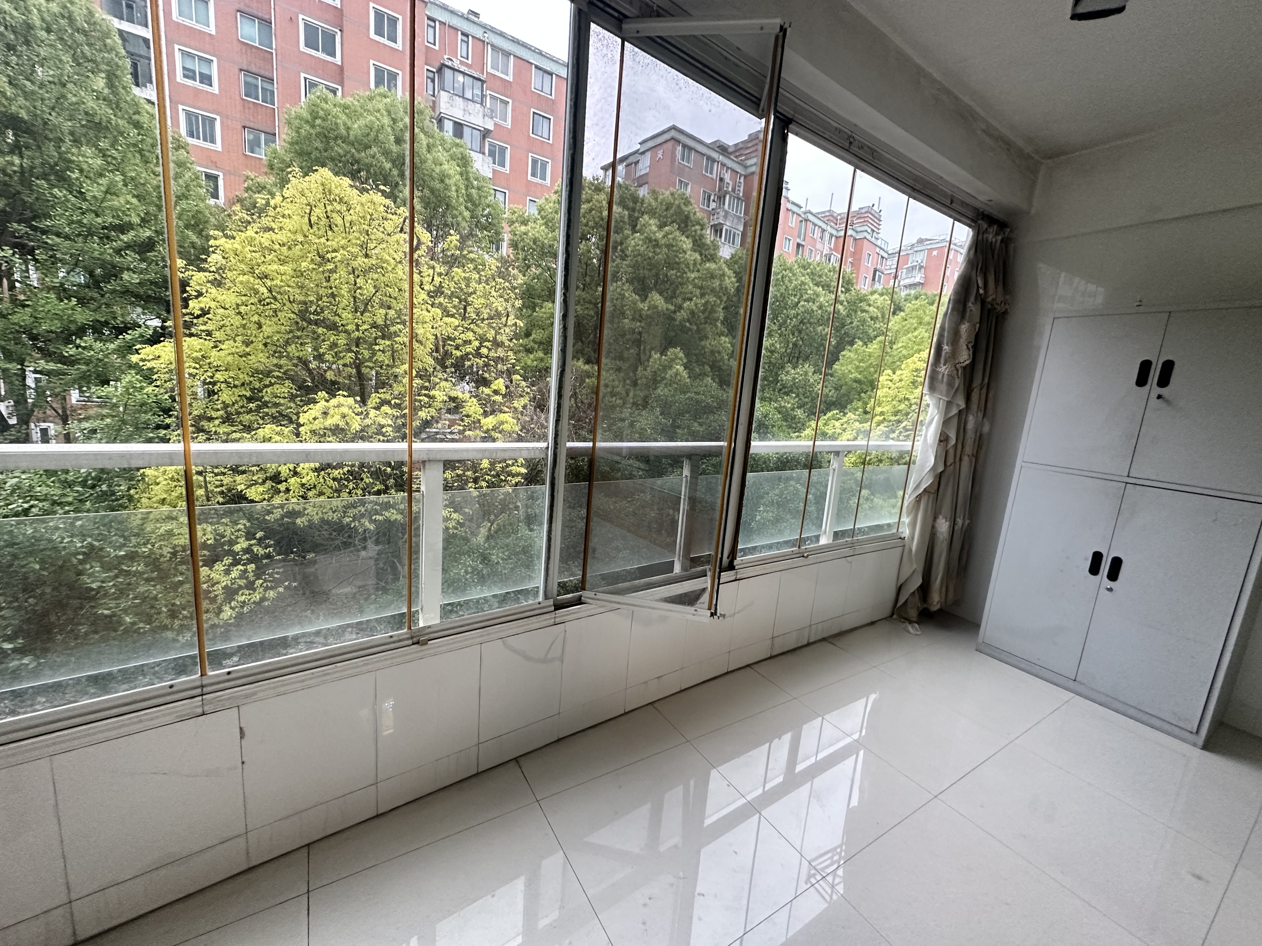 天安花园 3室2厅2卫 140m&sup2;