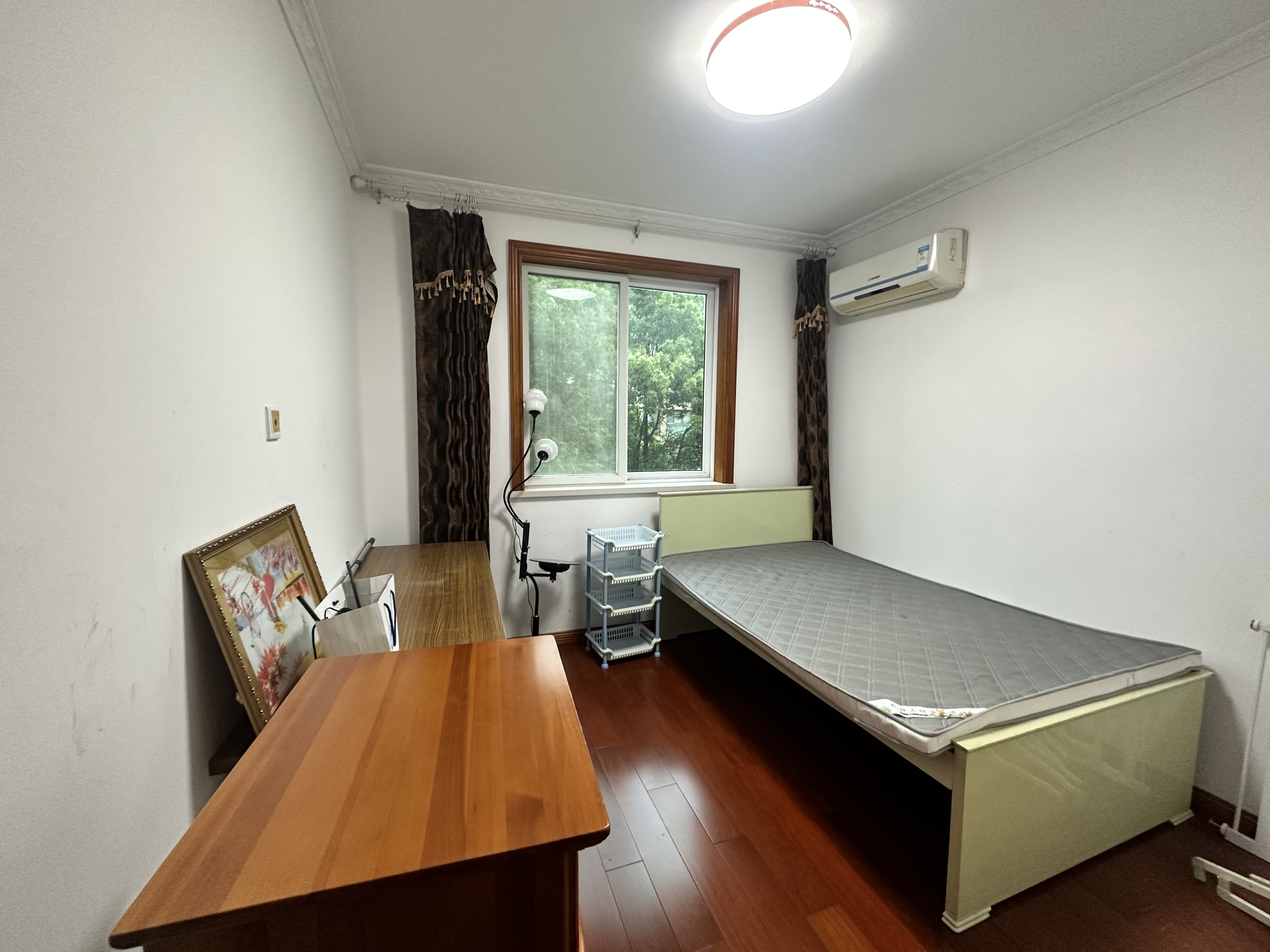 天安花园 3室2厅2卫 140m&sup2;